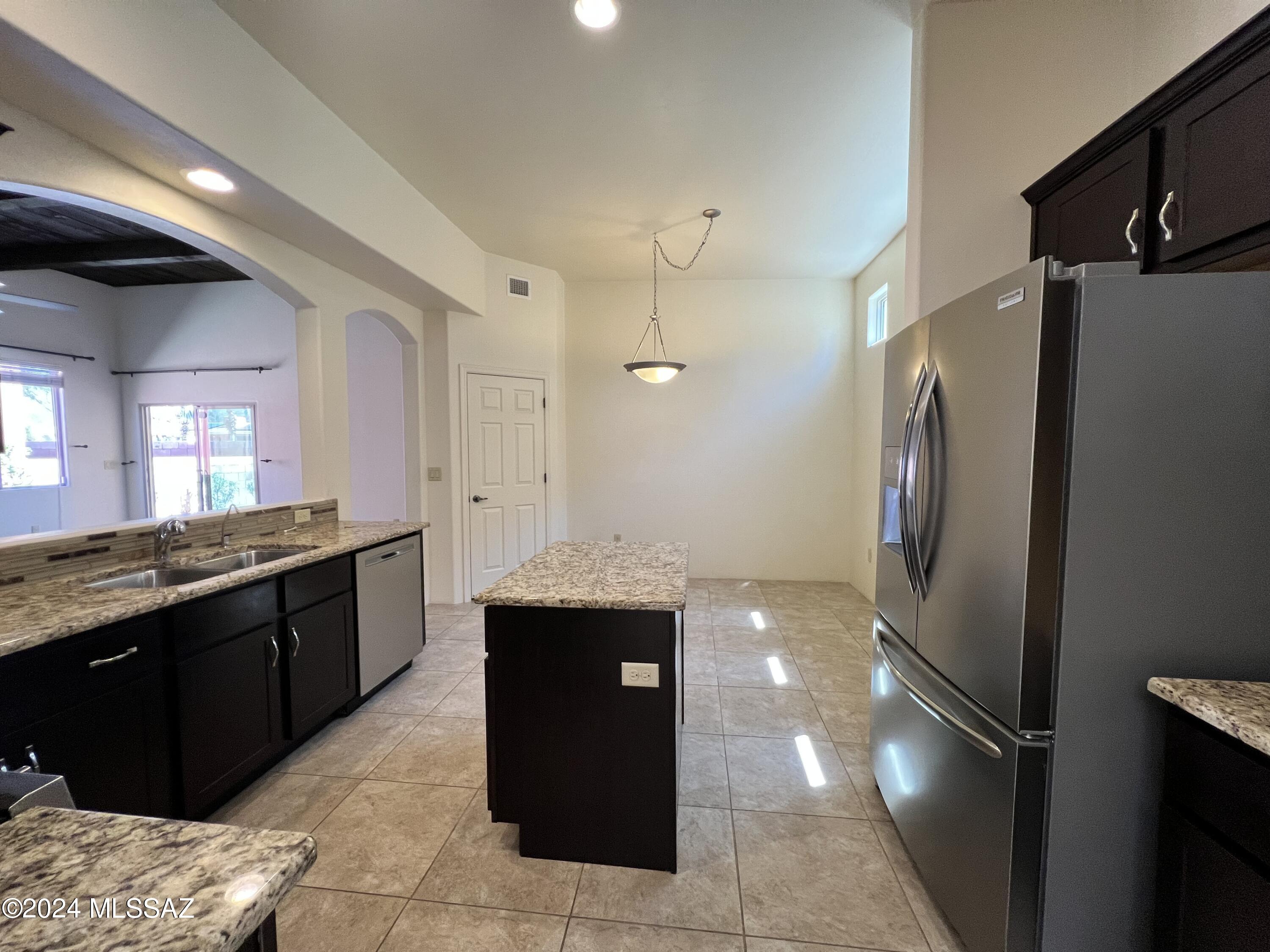 Lakeside Ridge (1-28) - Residential Lease