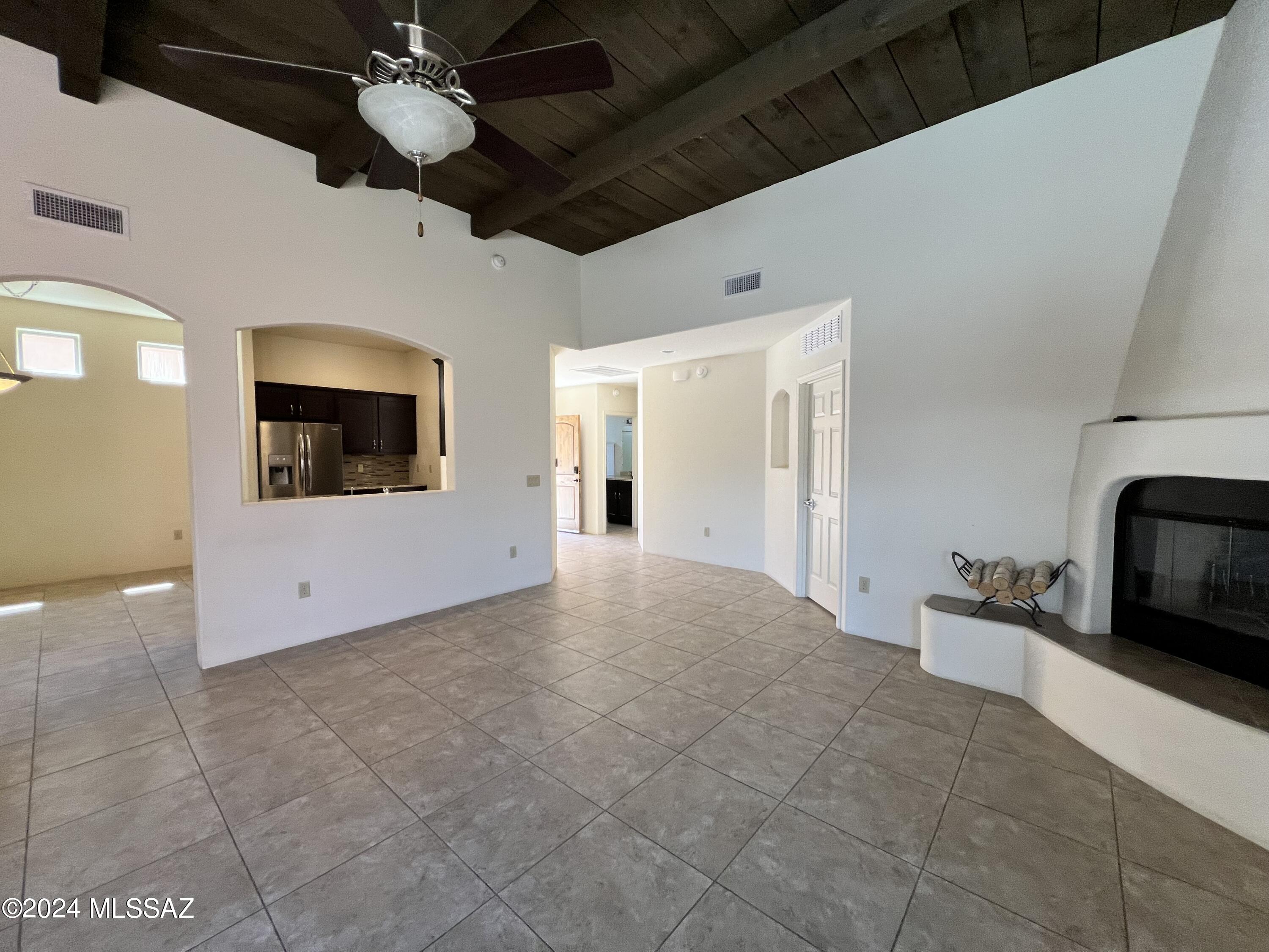 Lakeside Ridge (1-28) - Residential Lease