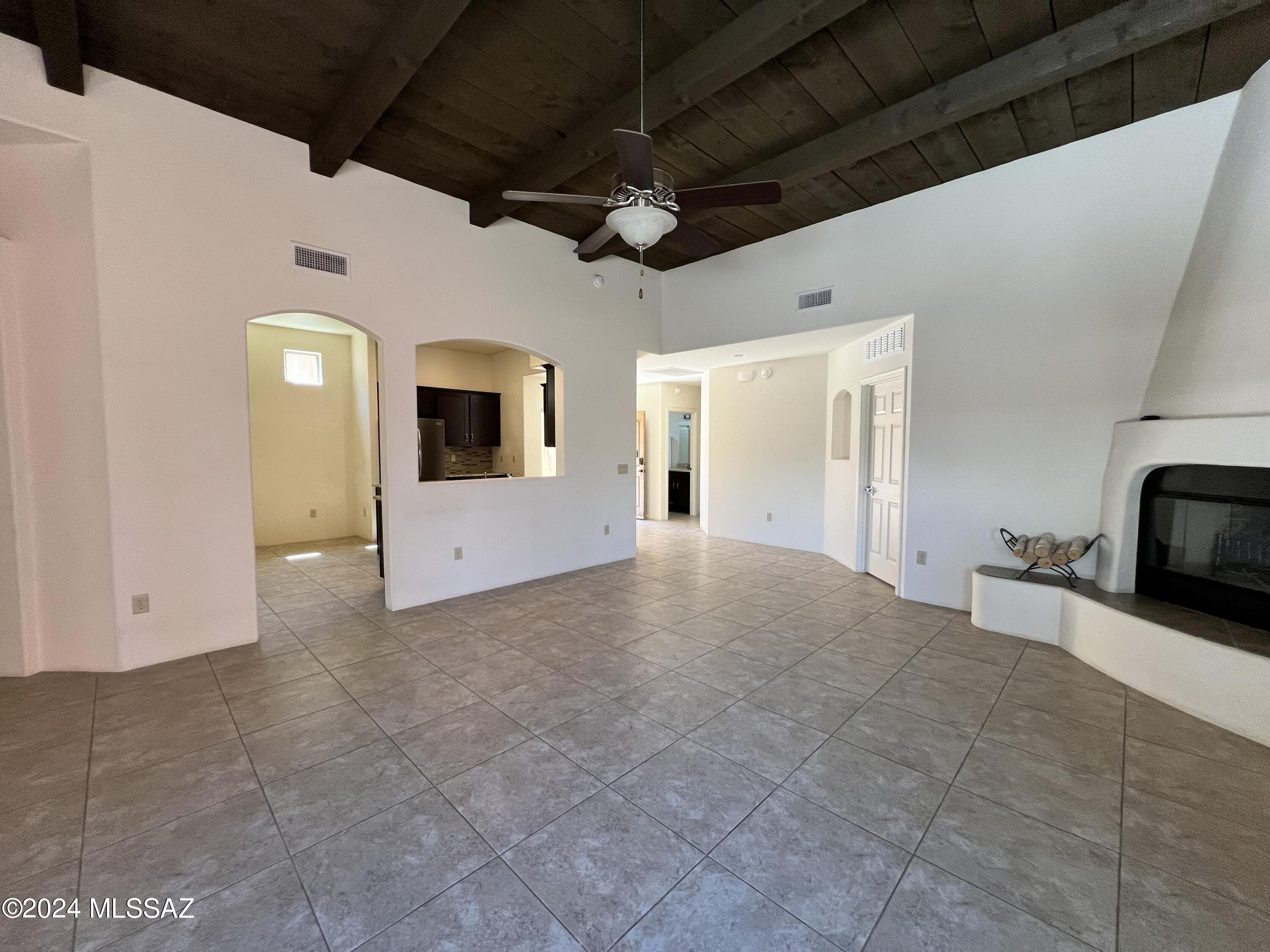 Lakeside Ridge (1-28) - Residential Lease