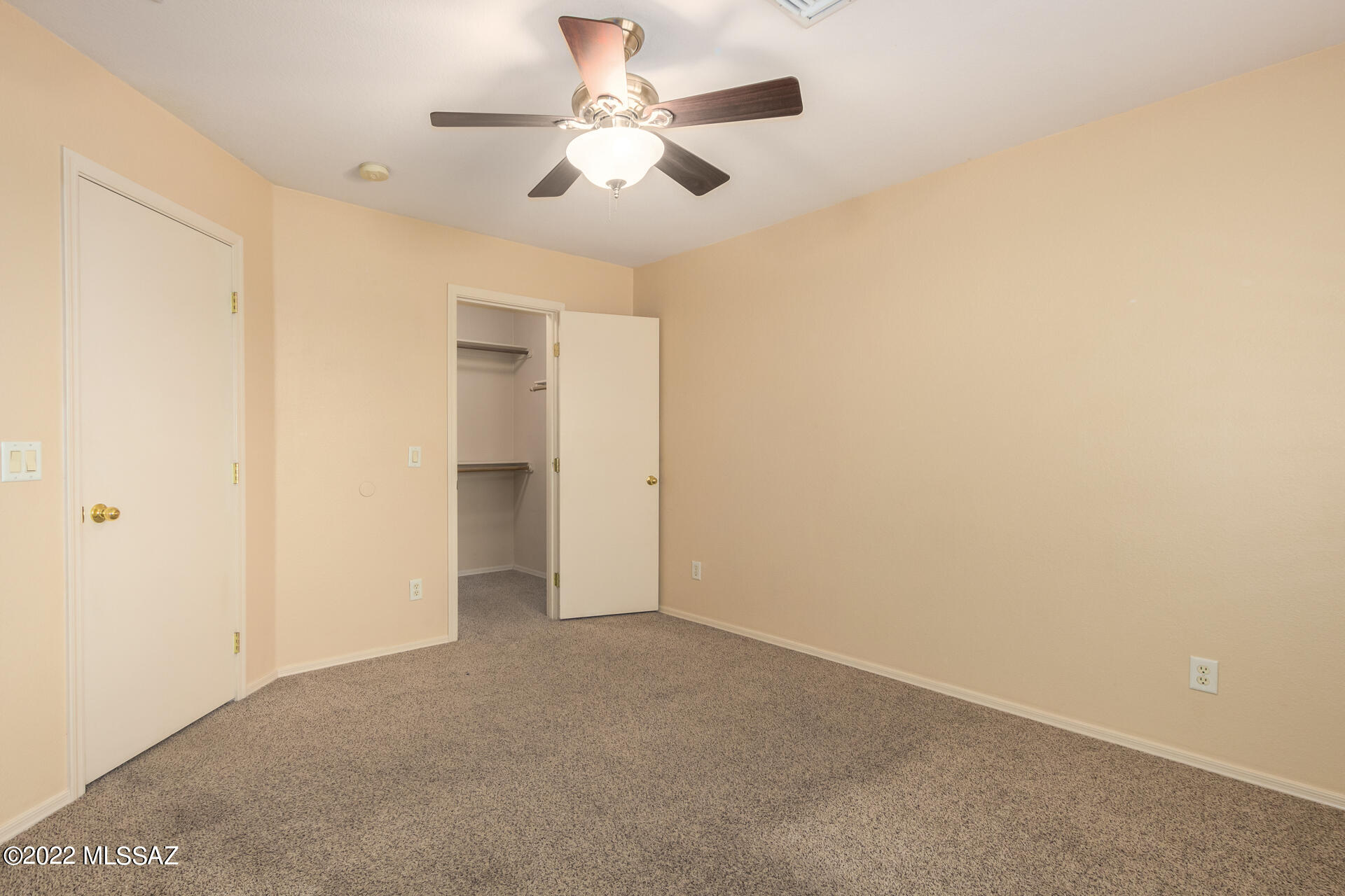 Mountain View Condos. (1-76) - Residential