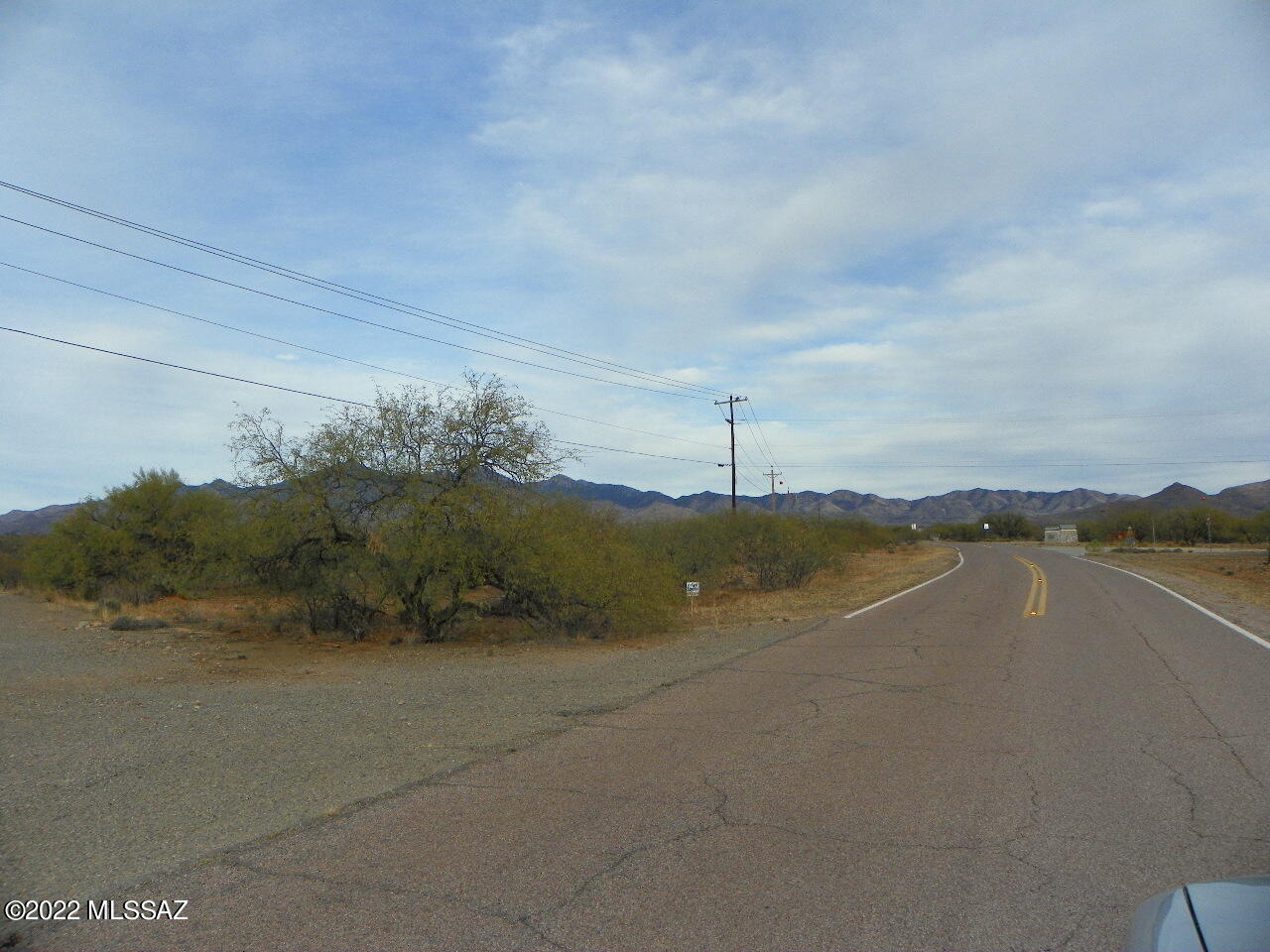 Great residential lot with terrific views.   Electric and water are at the street.  All Paved road and only about 8 minutes to I-19.