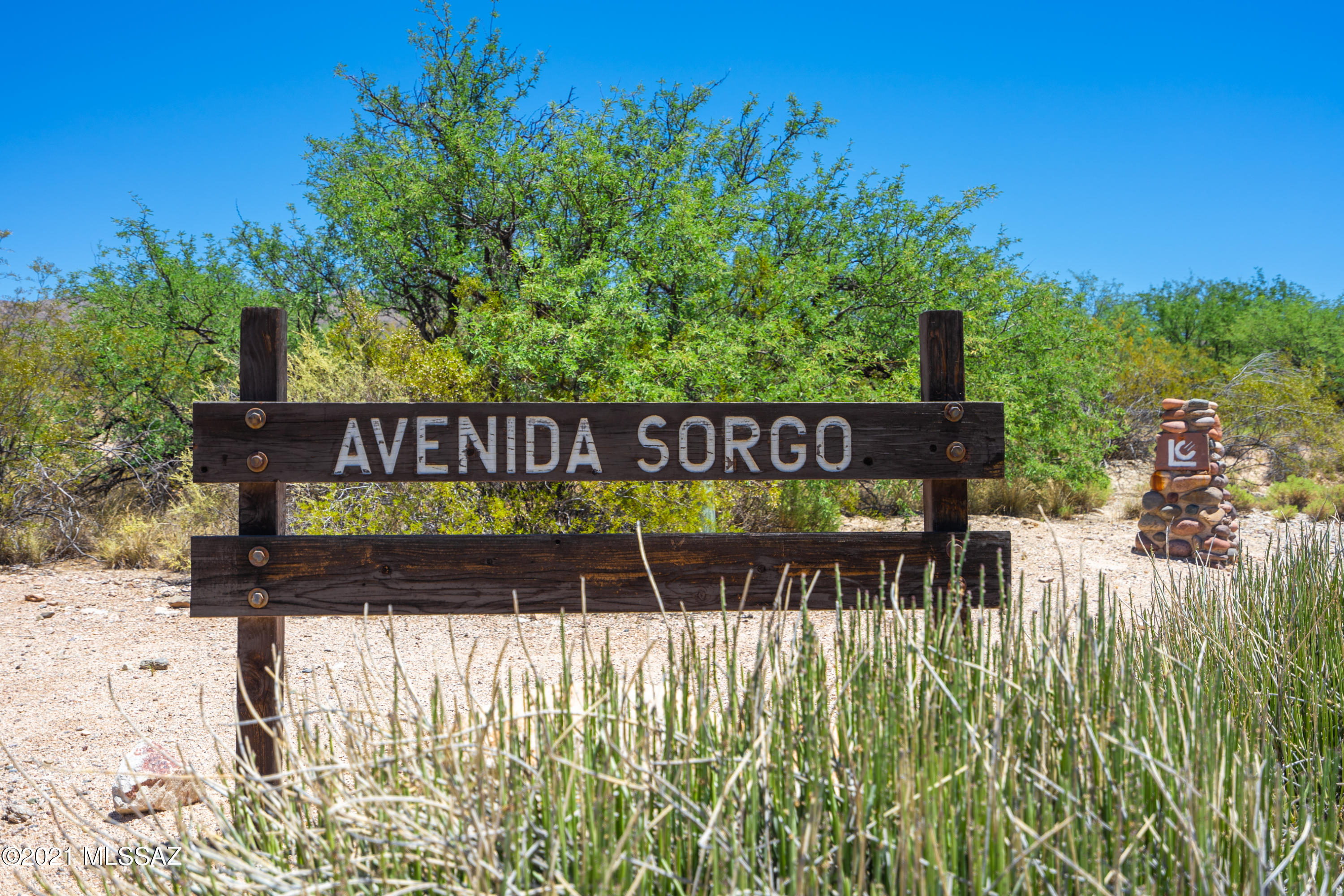 Exclusive 4.79 acres now available in the heart of beautiful Le Cebadilla! Surrounded by high end properties, it is still possible to build your dream home in this affluent area! Hands down a must see.