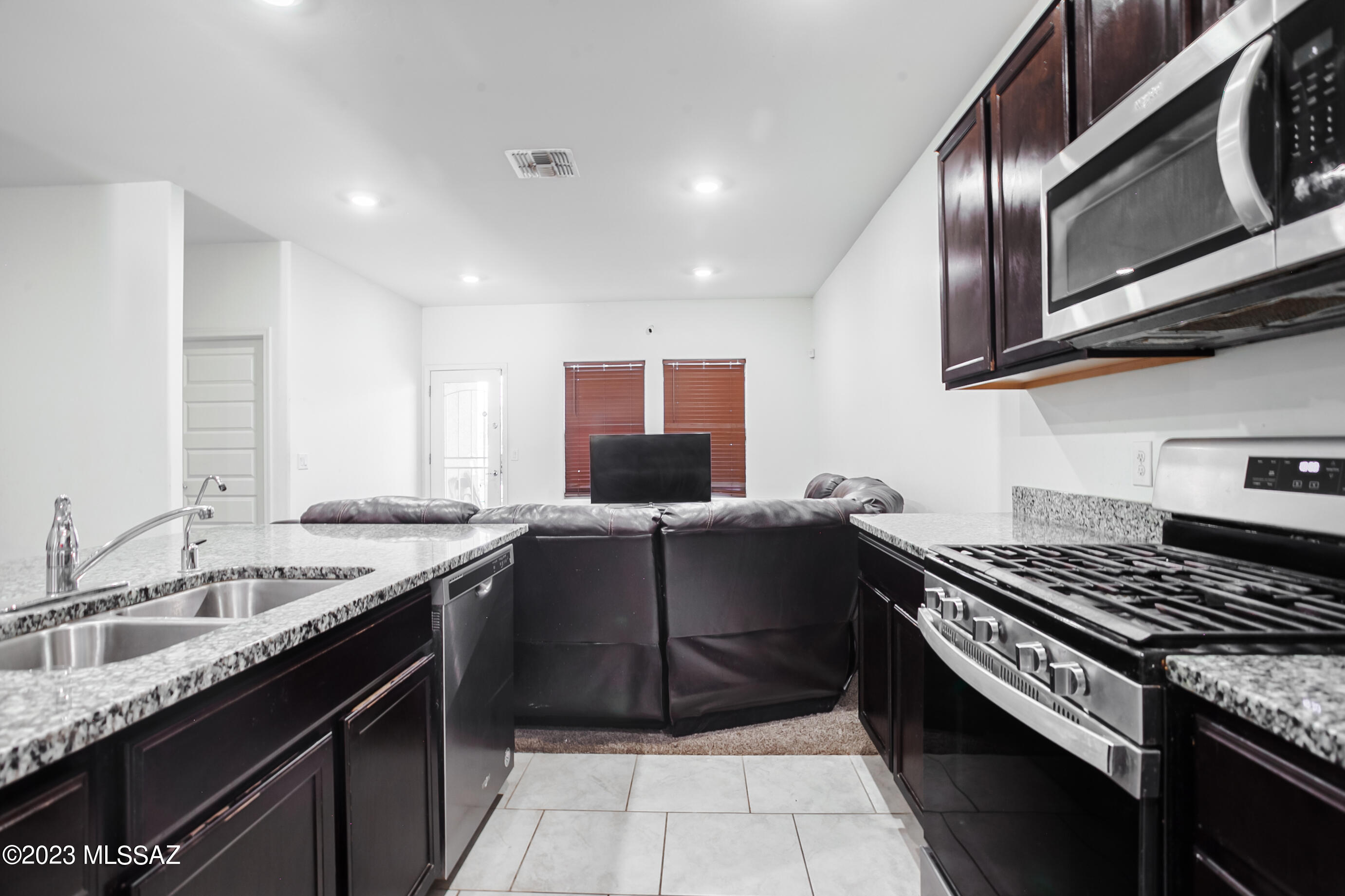 Saguaro Bloom SQ20180540069 - Residential