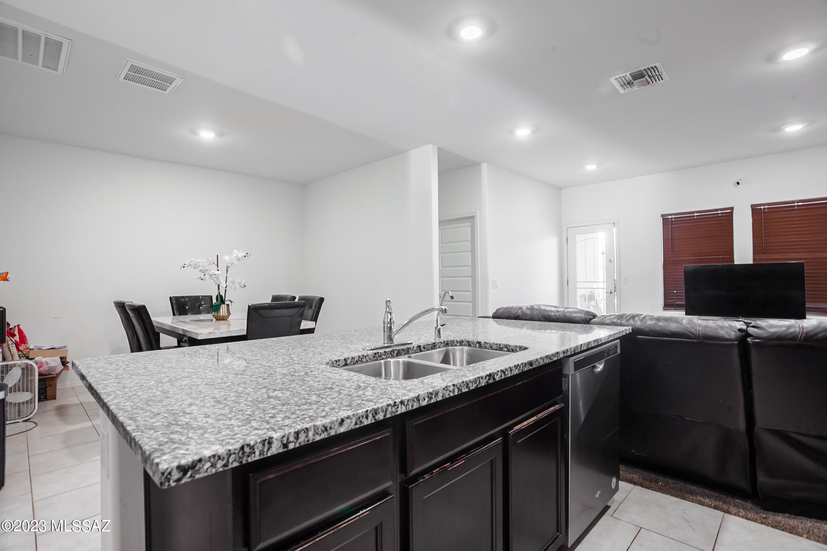 Saguaro Bloom SQ20180540069 - Residential