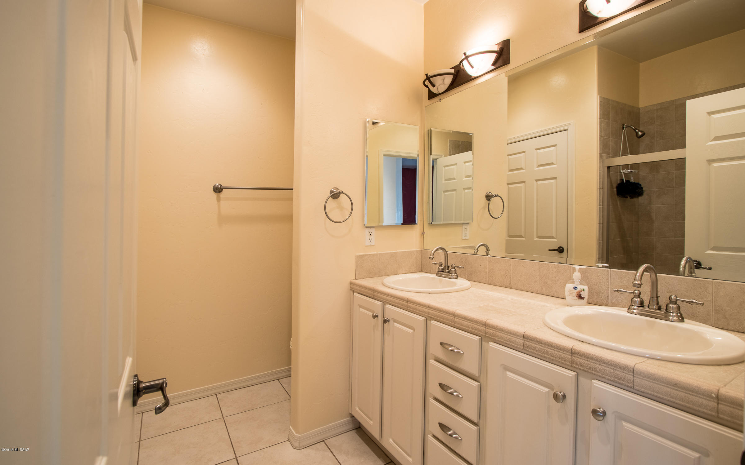 New Tucson Unit NO. 30 - Residential