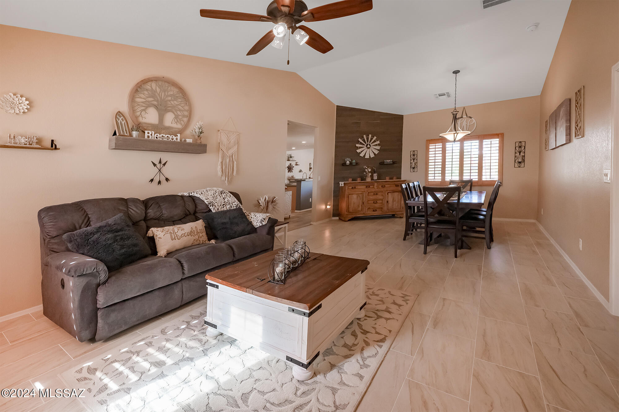 Hacienda Del Oro (1-78) - Residential