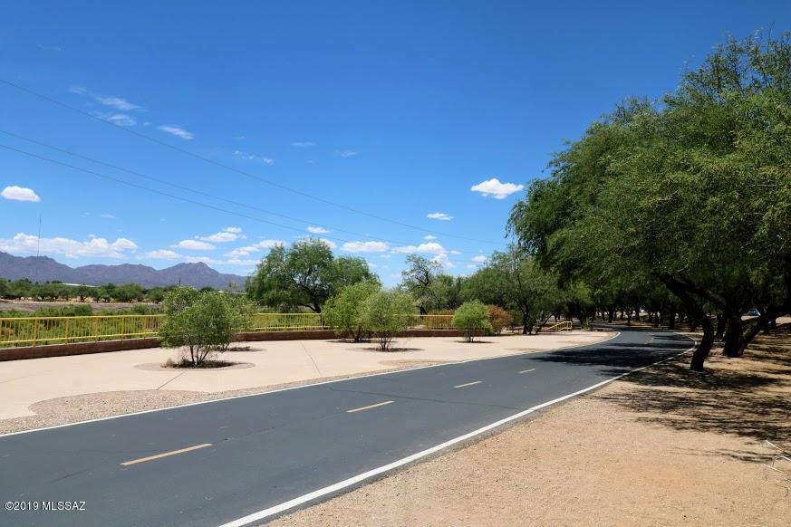 Paseo del Rio - Residential