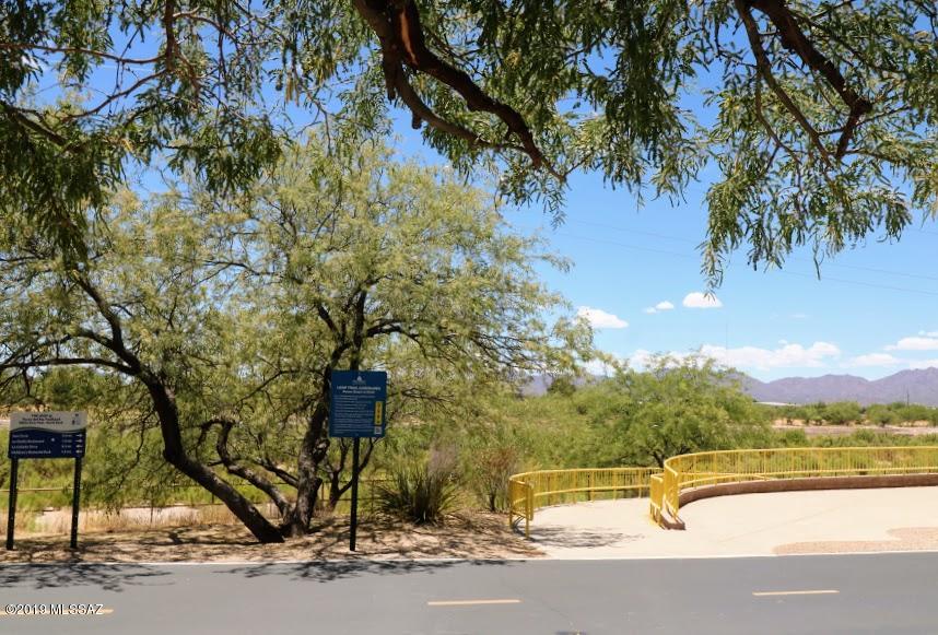 Paseo del Rio - Residential