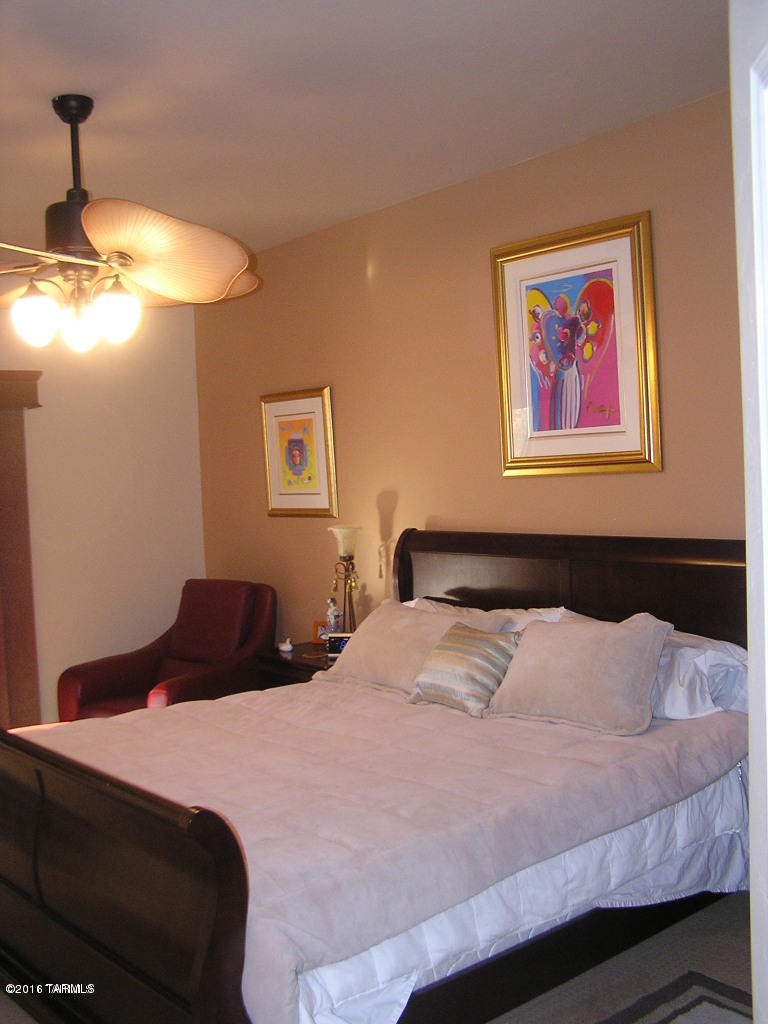 Valle Del Oro Townhomes (1-90) - Residential Lease