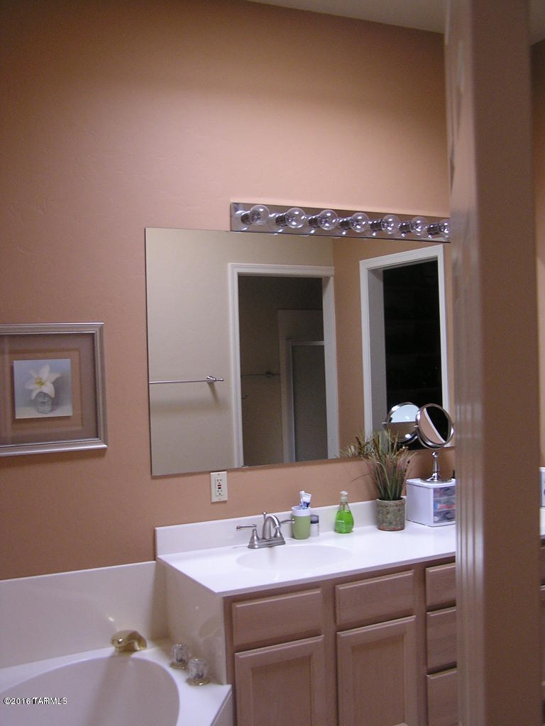 Valle Del Oro Townhomes (1-90) - Residential Lease