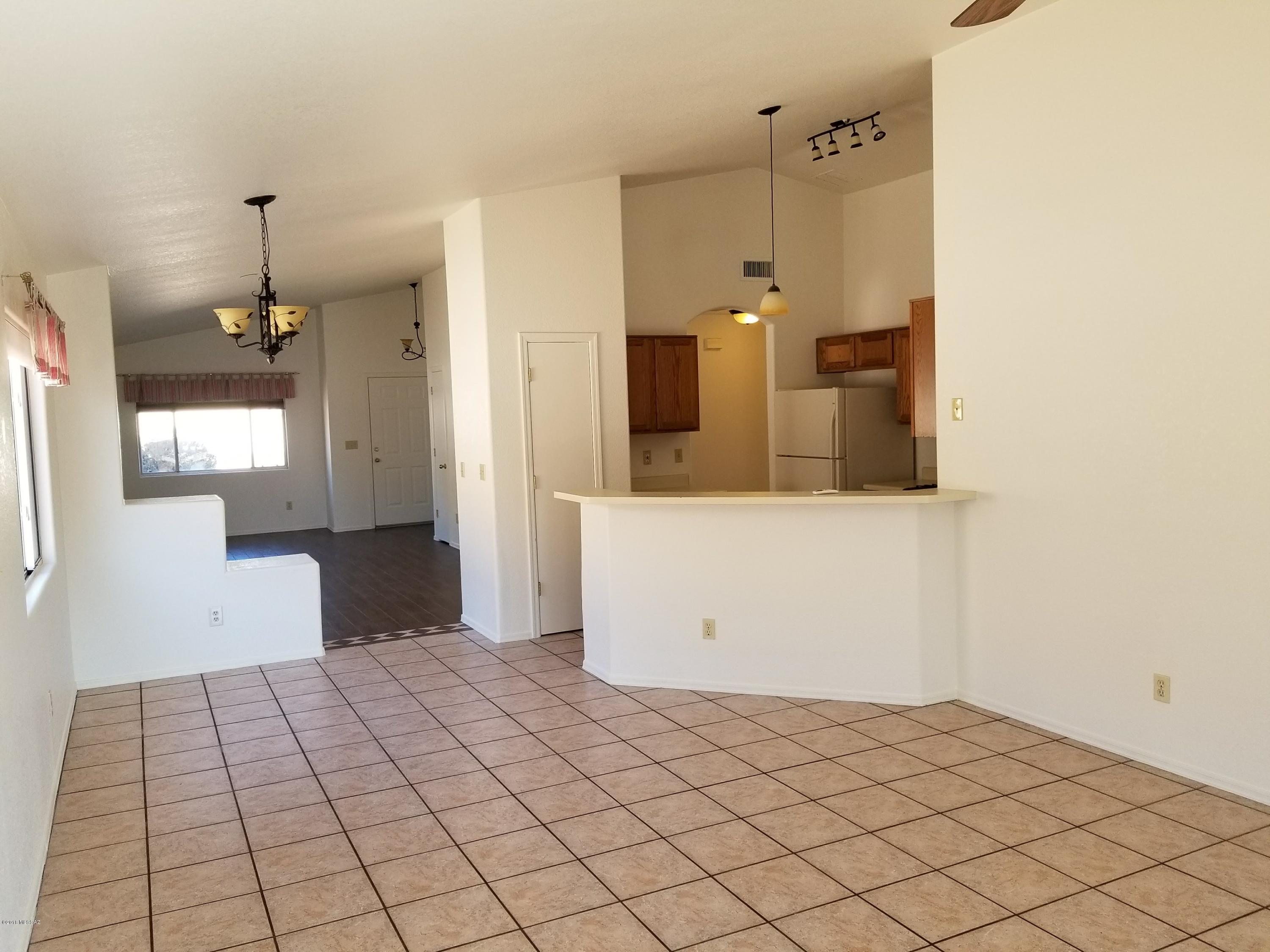 Hacienda Del Oro (1-879) - Residential Lease