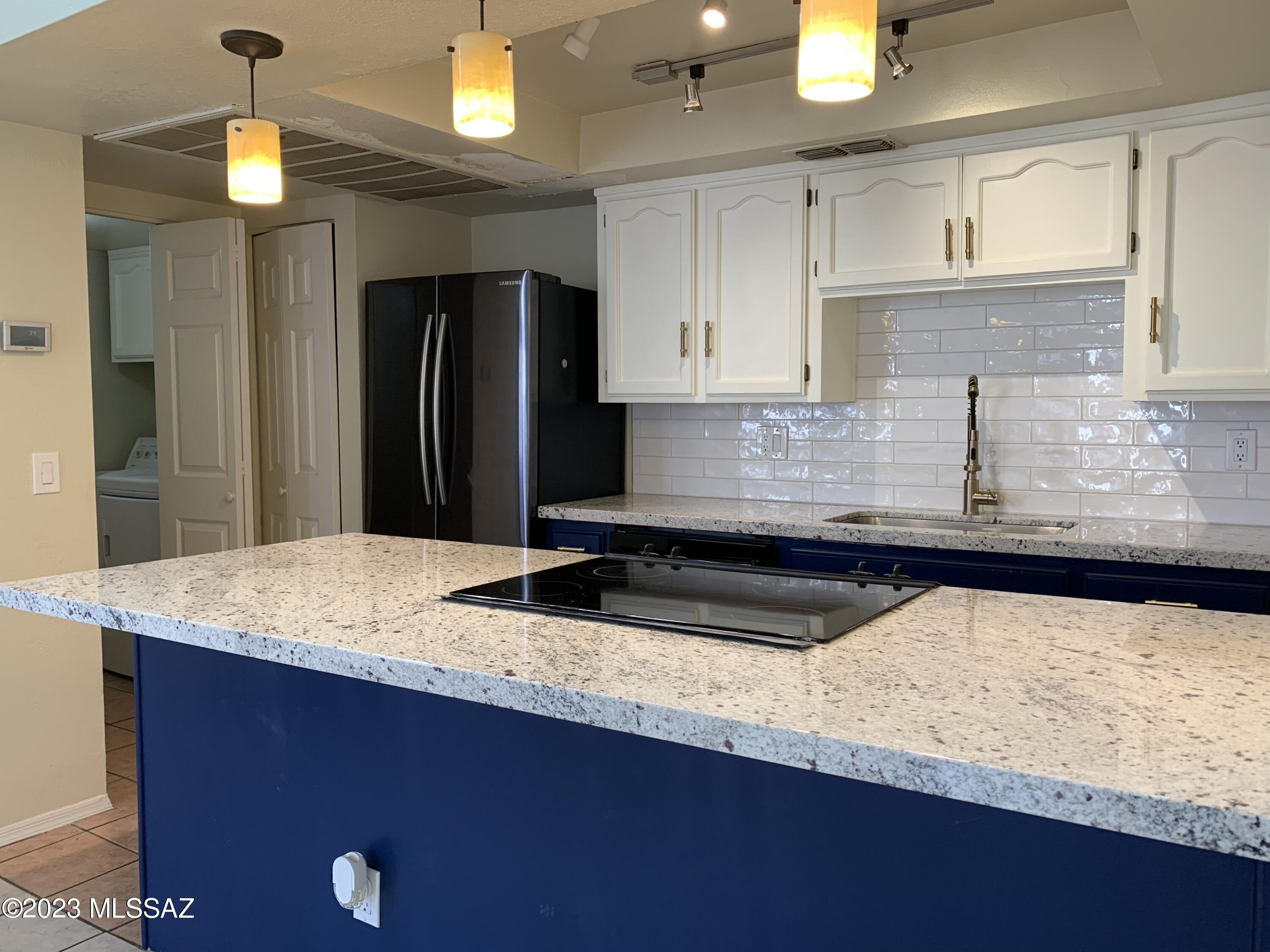 Casitas Real Condos. - Residential Lease