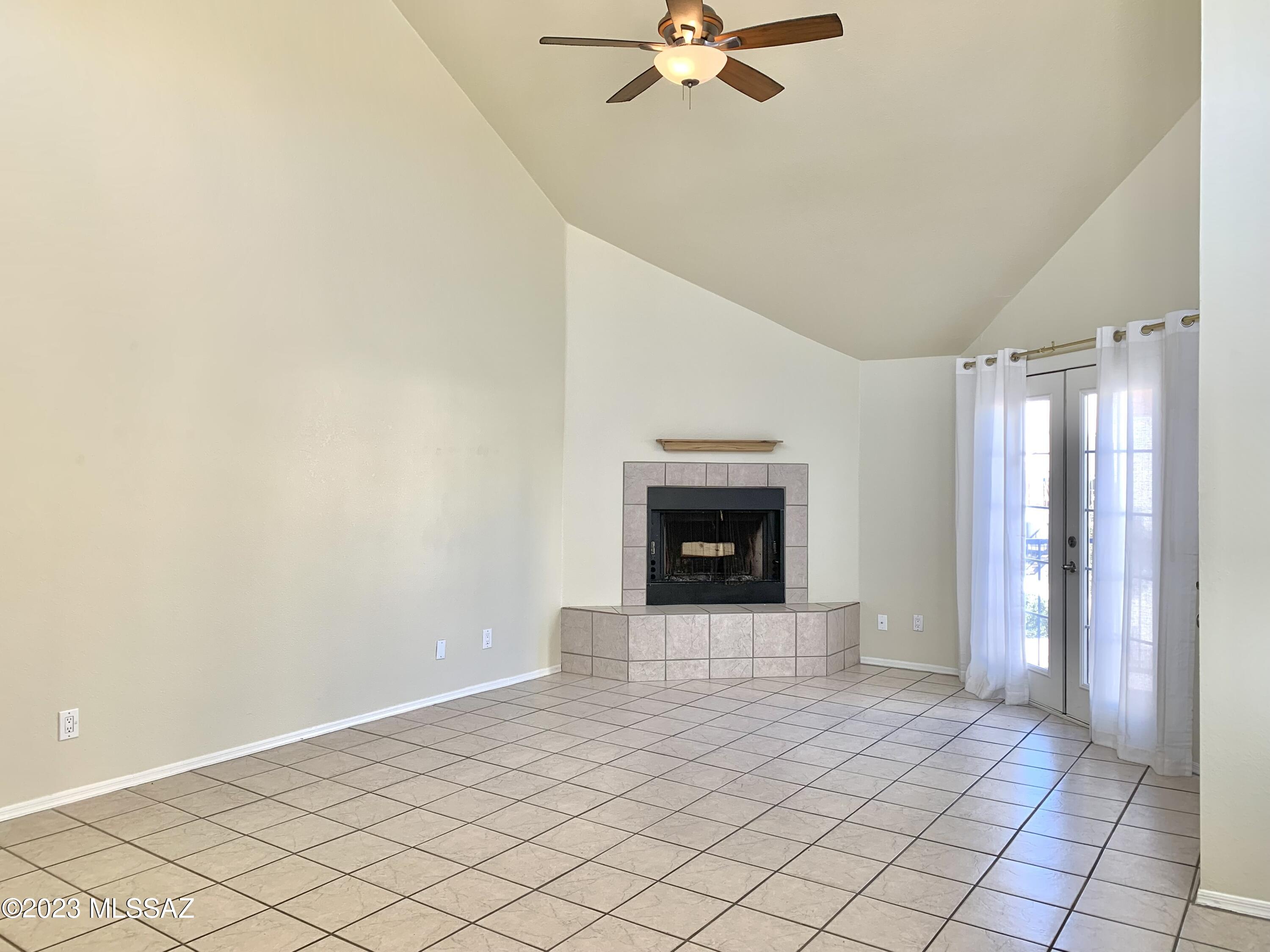 Casitas Real Condos. - Residential Lease