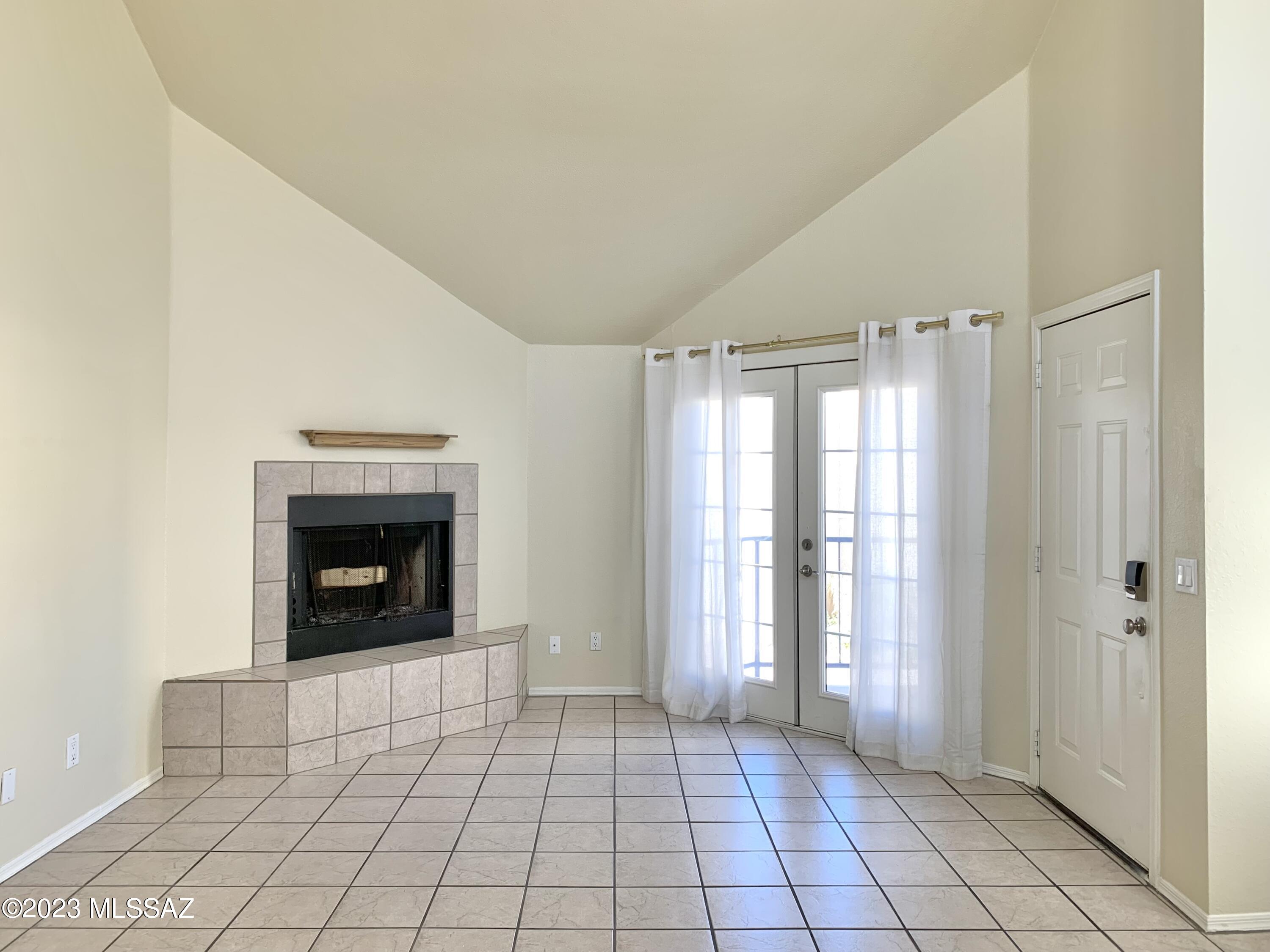 Casitas Real Condos. - Residential Lease