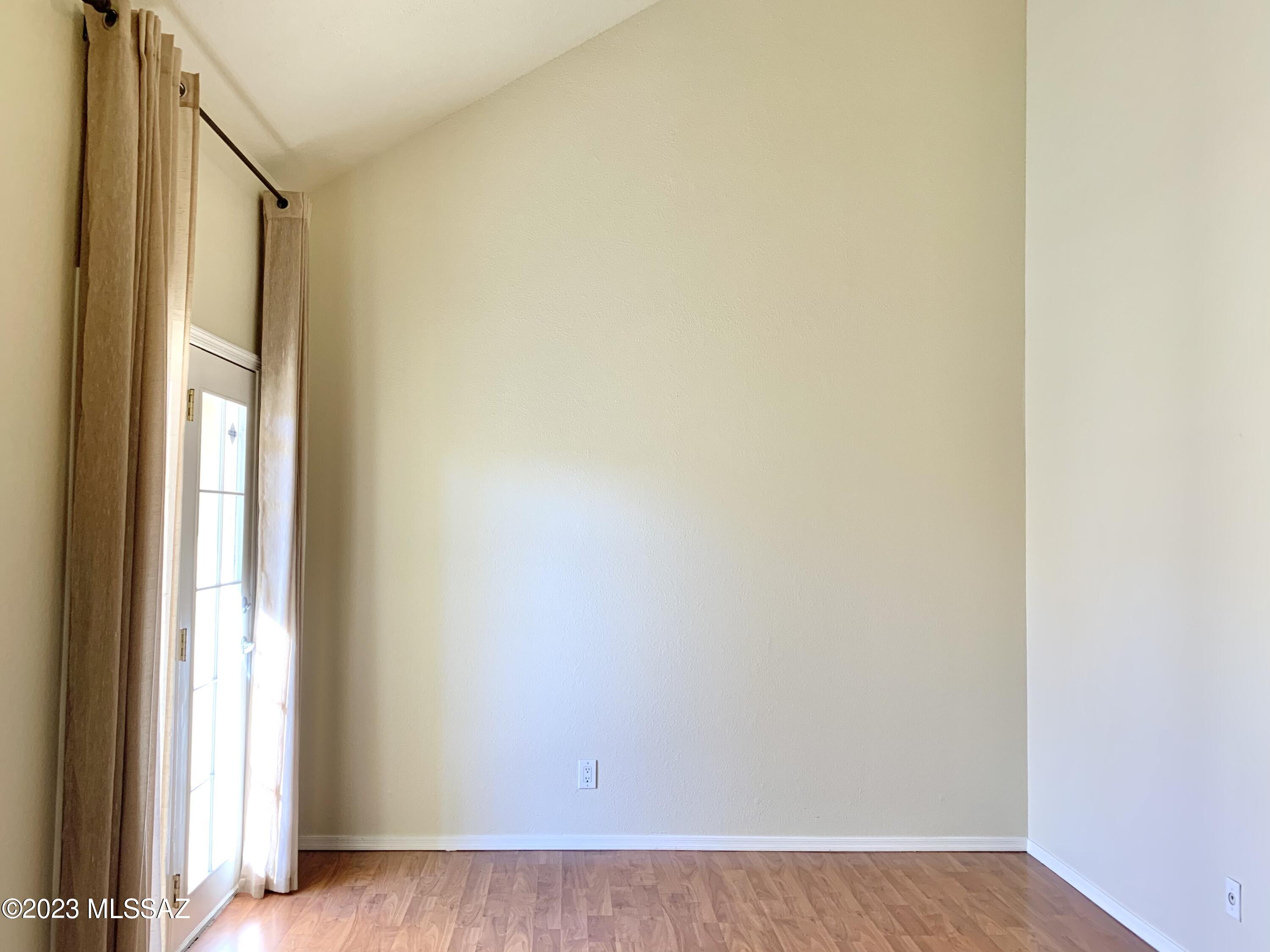 Casitas Real Condos. - Residential Lease