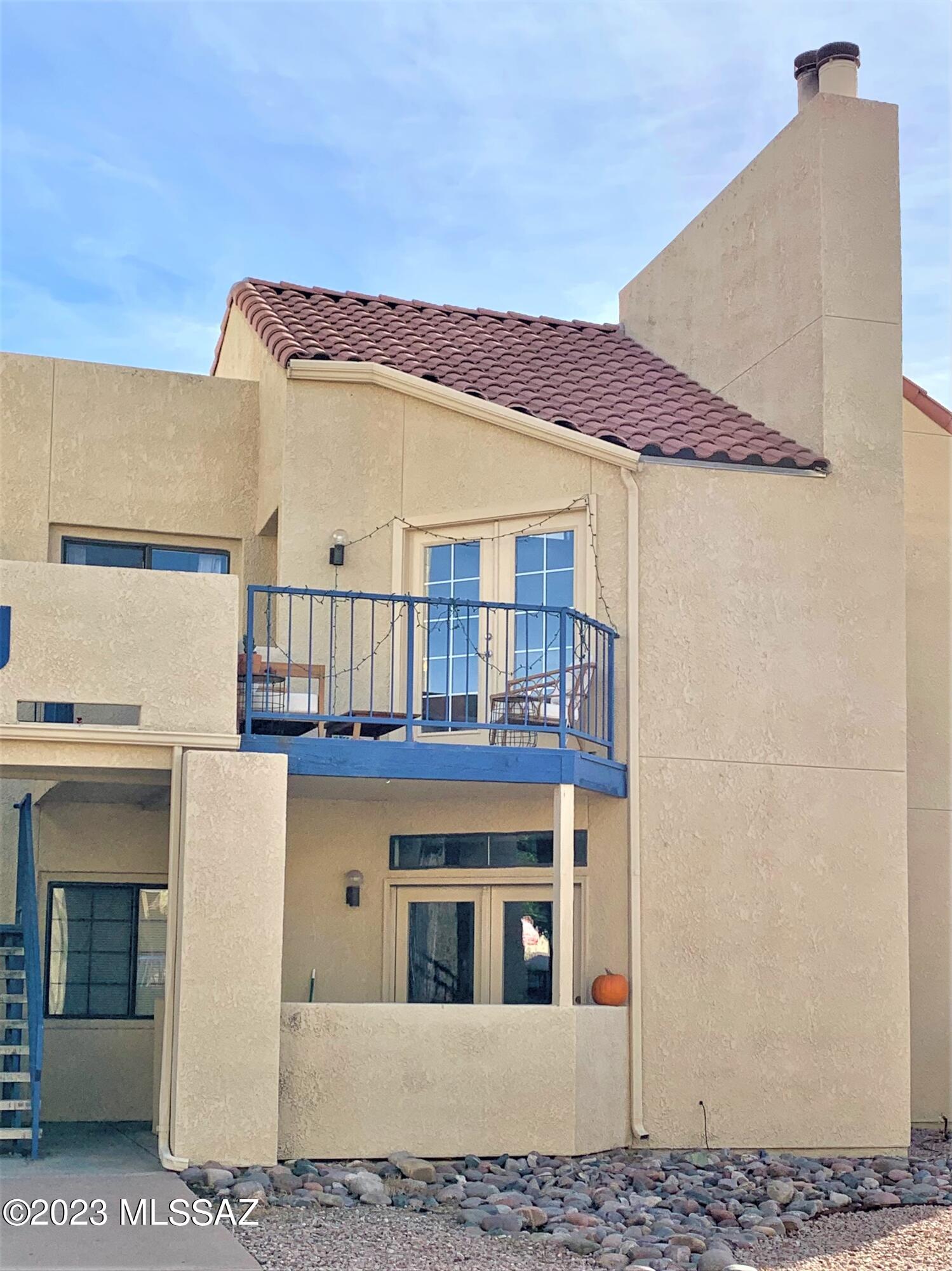 Casitas Real Condos. - Residential Lease