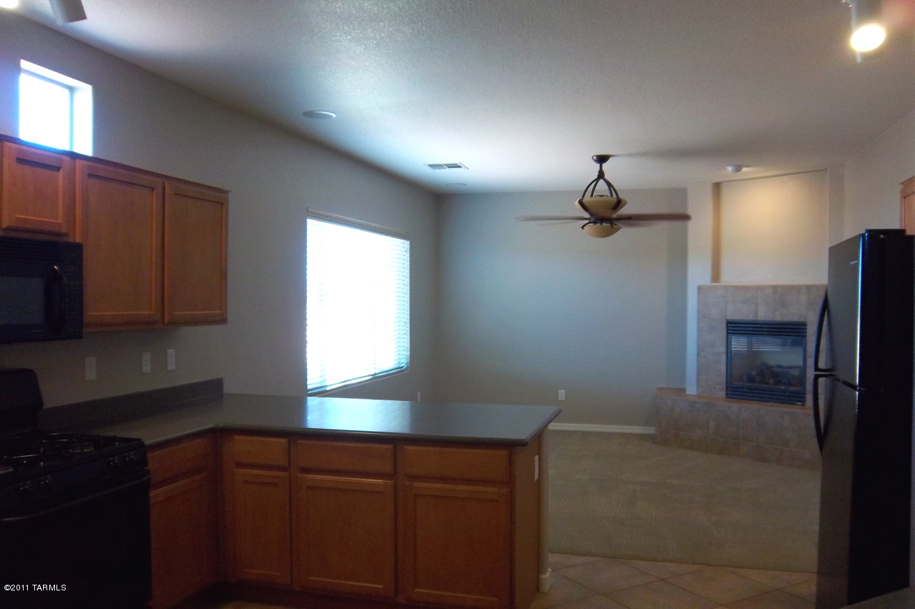 Presidio De Cancion (1-200) - Residential Lease