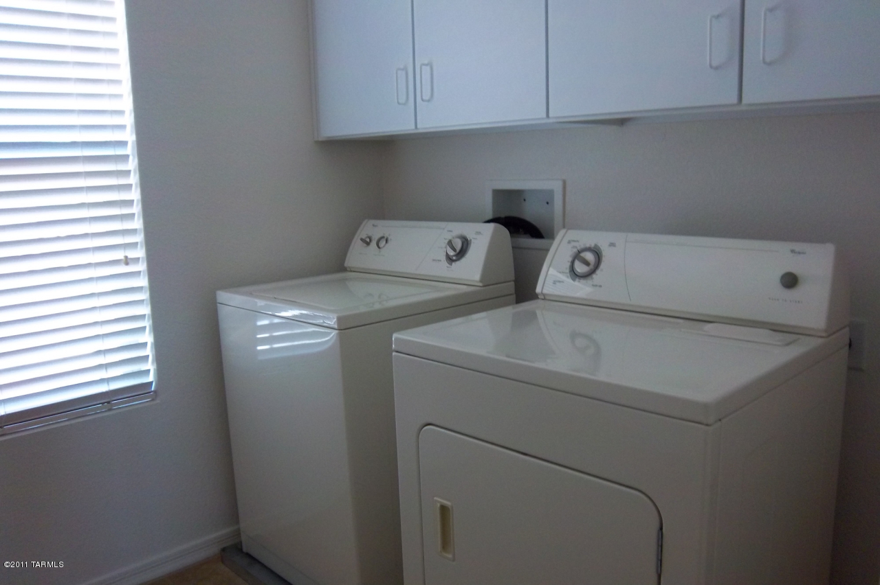 Presidio De Cancion (1-200) - Residential Lease