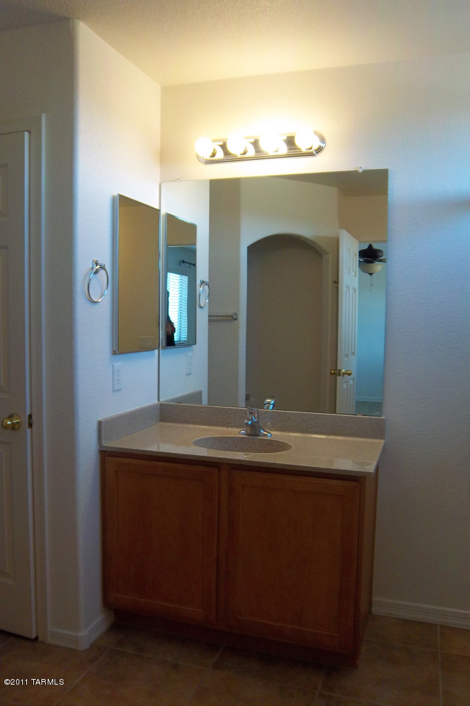 Presidio De Cancion (1-200) - Residential Lease