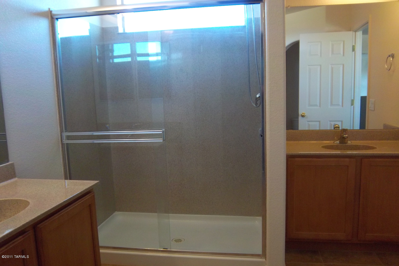 Presidio De Cancion (1-200) - Residential Lease
