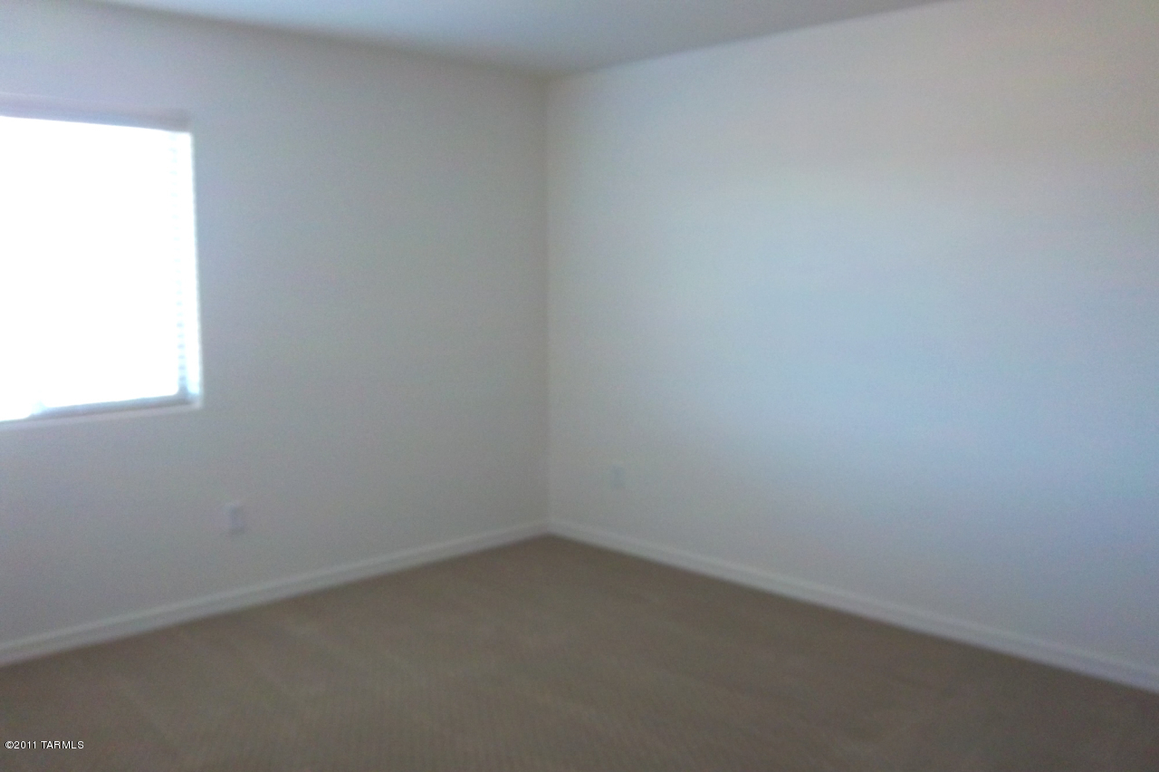 Presidio De Cancion (1-200) - Residential Lease