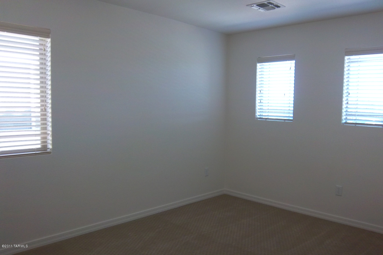 Presidio De Cancion (1-200) - Residential Lease