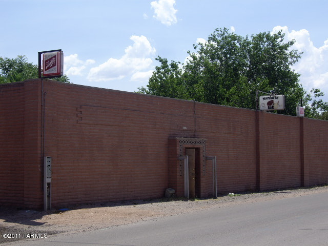 SELLER WILL DISCOUNT FOR CASH!!! This building can be used for a variety of purposes. New roof & electric service,year built varies,commercial zoning,Mammoth city water.Front building has an office space & living quarters with full bath and a 1/2 bath,living room and bedrm. Back building was a bar/dance hall 3400 sqft can be rented out for events or used for a store/warehouse or what every your needs maybe. Owner may carry submit all offers.Year built Varies. 2nd parcel 306-16-040 vacant lot(100X163X100X163) can be purchased also for $19,560 see MLS 21608522 submit offer.   Lot size .68 is for both 129 Main St and the additional lot that can be purchased. The town of Mammoth has approved a marijuana grow house in the town, this property would work great for a grow house.
