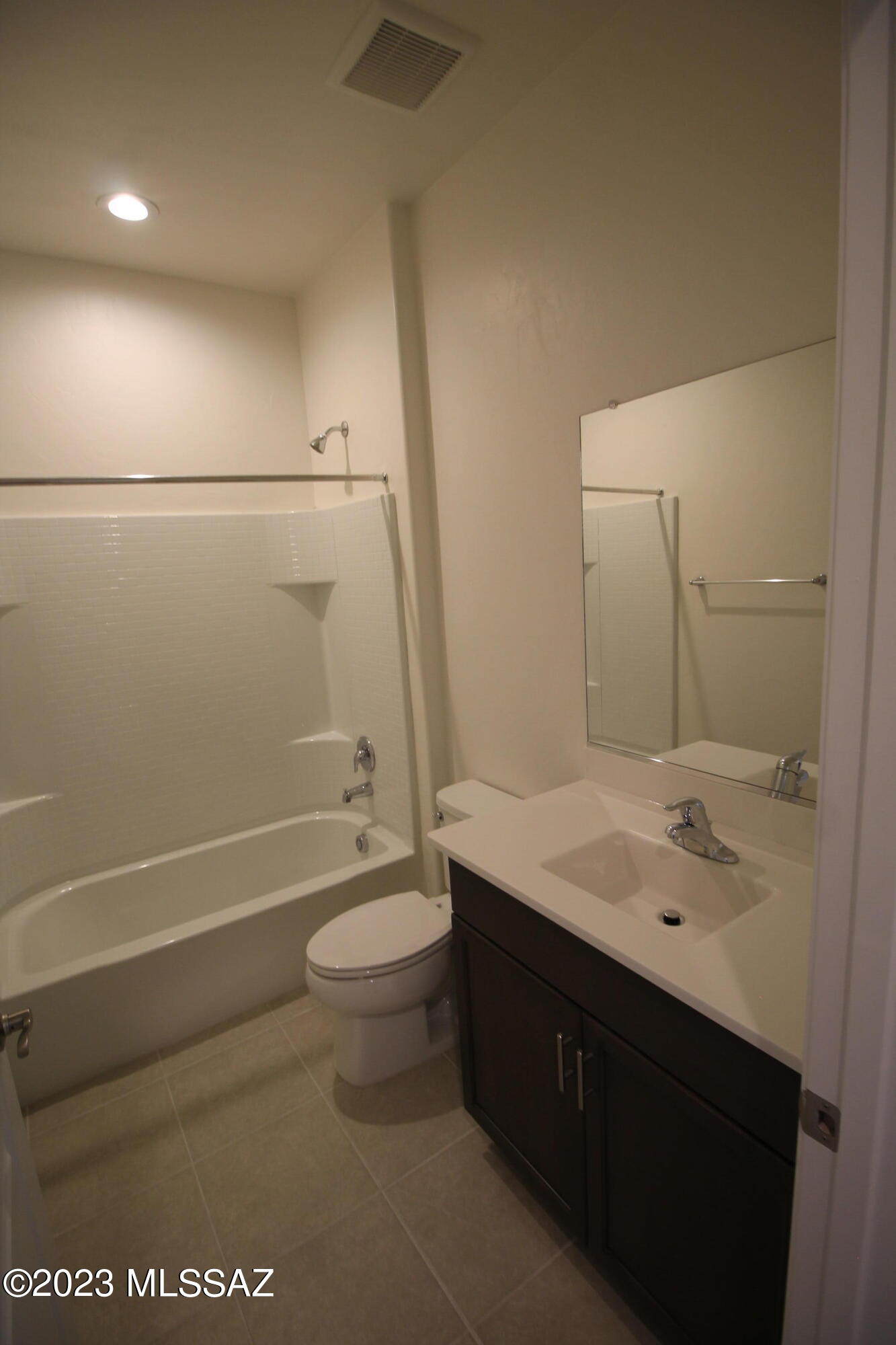 La Estancia De Tucson (1-330) - Residential Lease