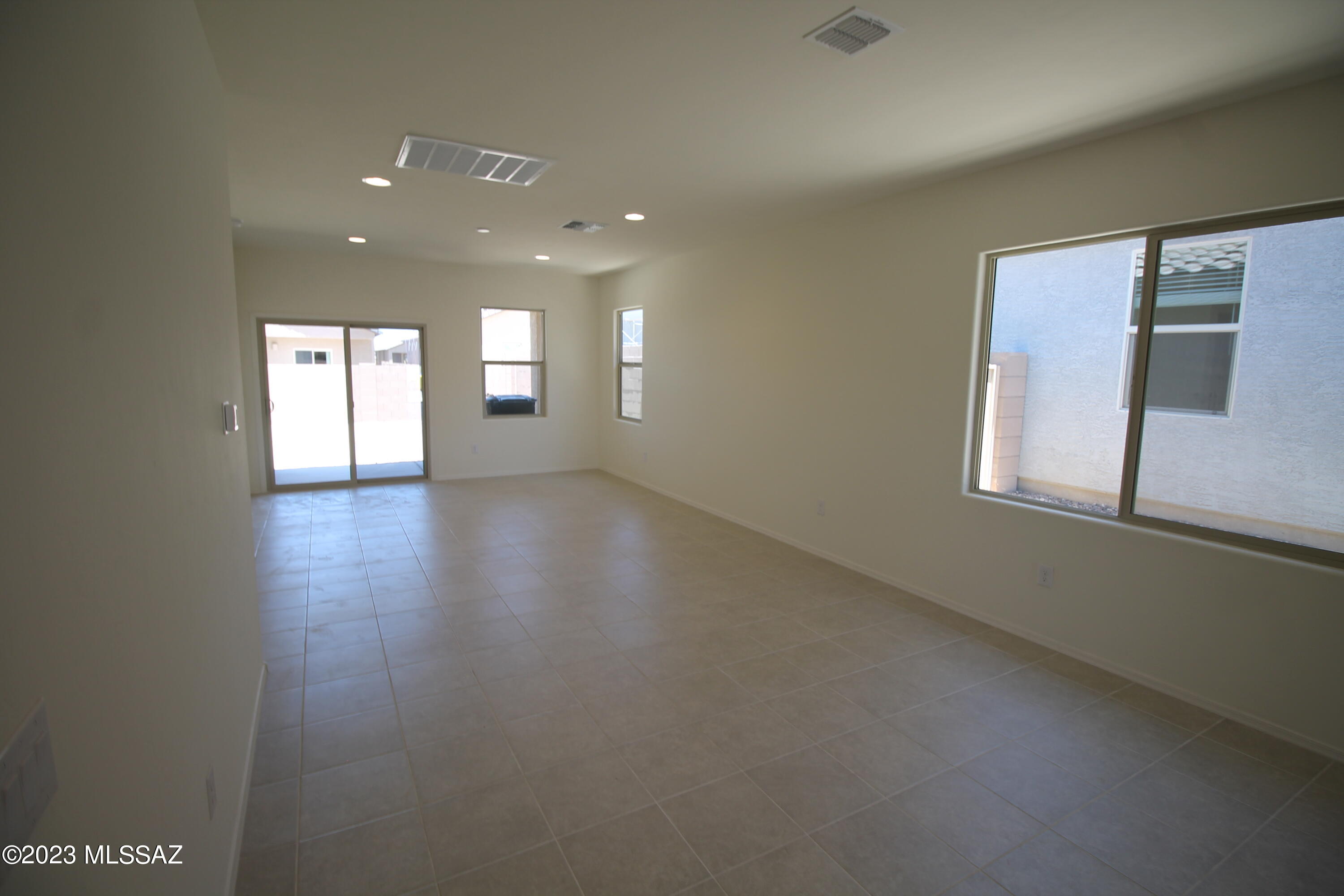 La Estancia De Tucson (1-330) - Residential Lease