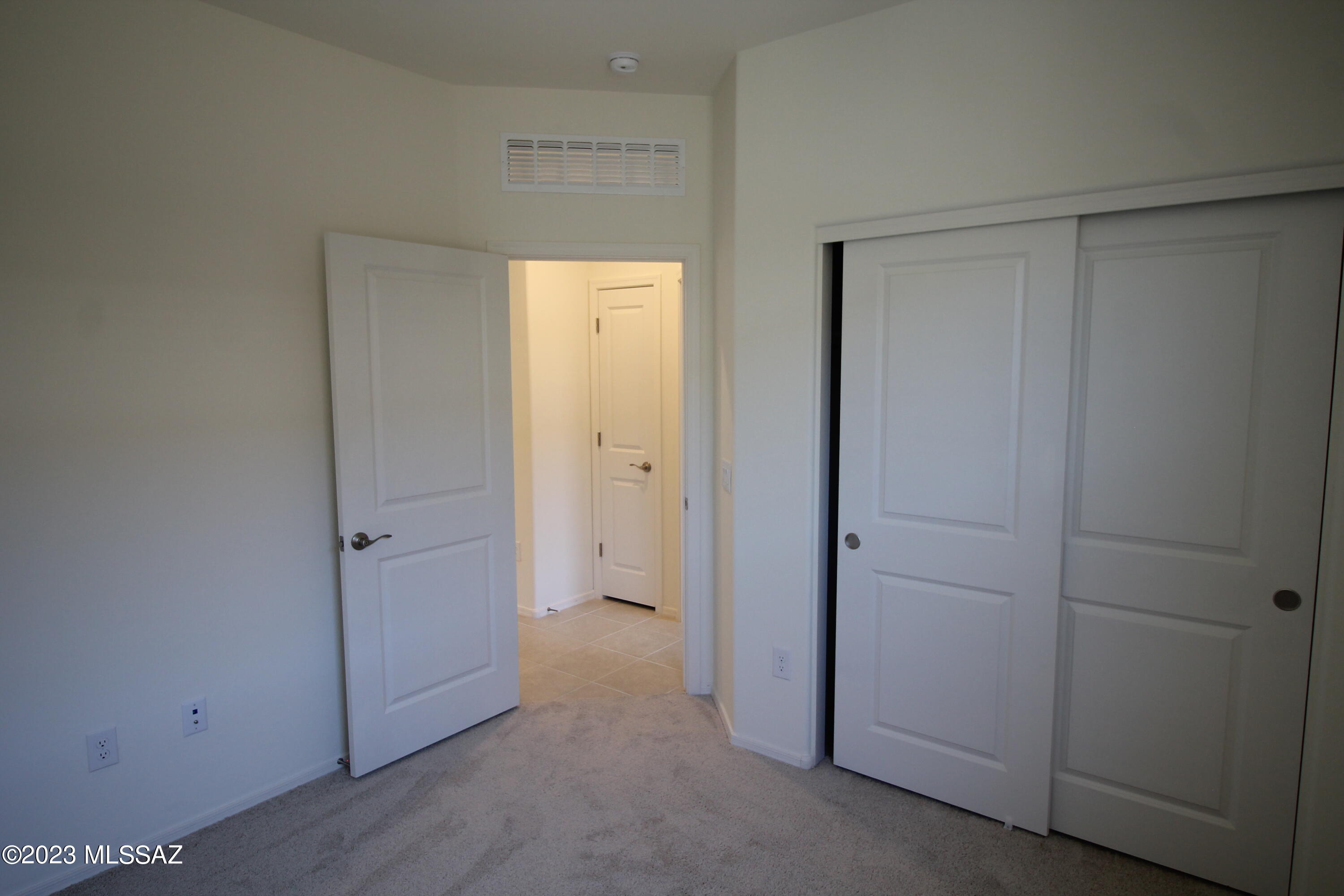 La Estancia De Tucson (1-330) - Residential Lease