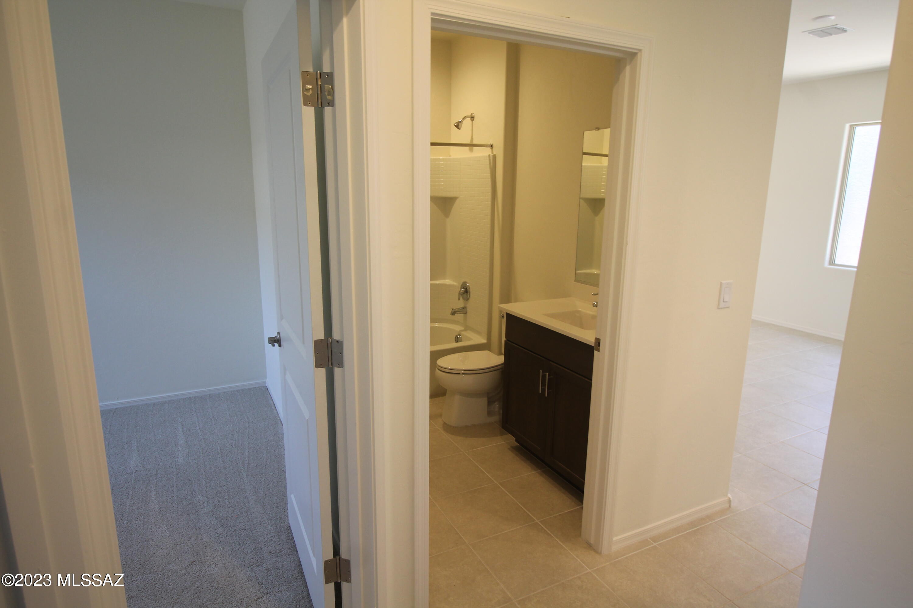 La Estancia De Tucson (1-330) - Residential Lease