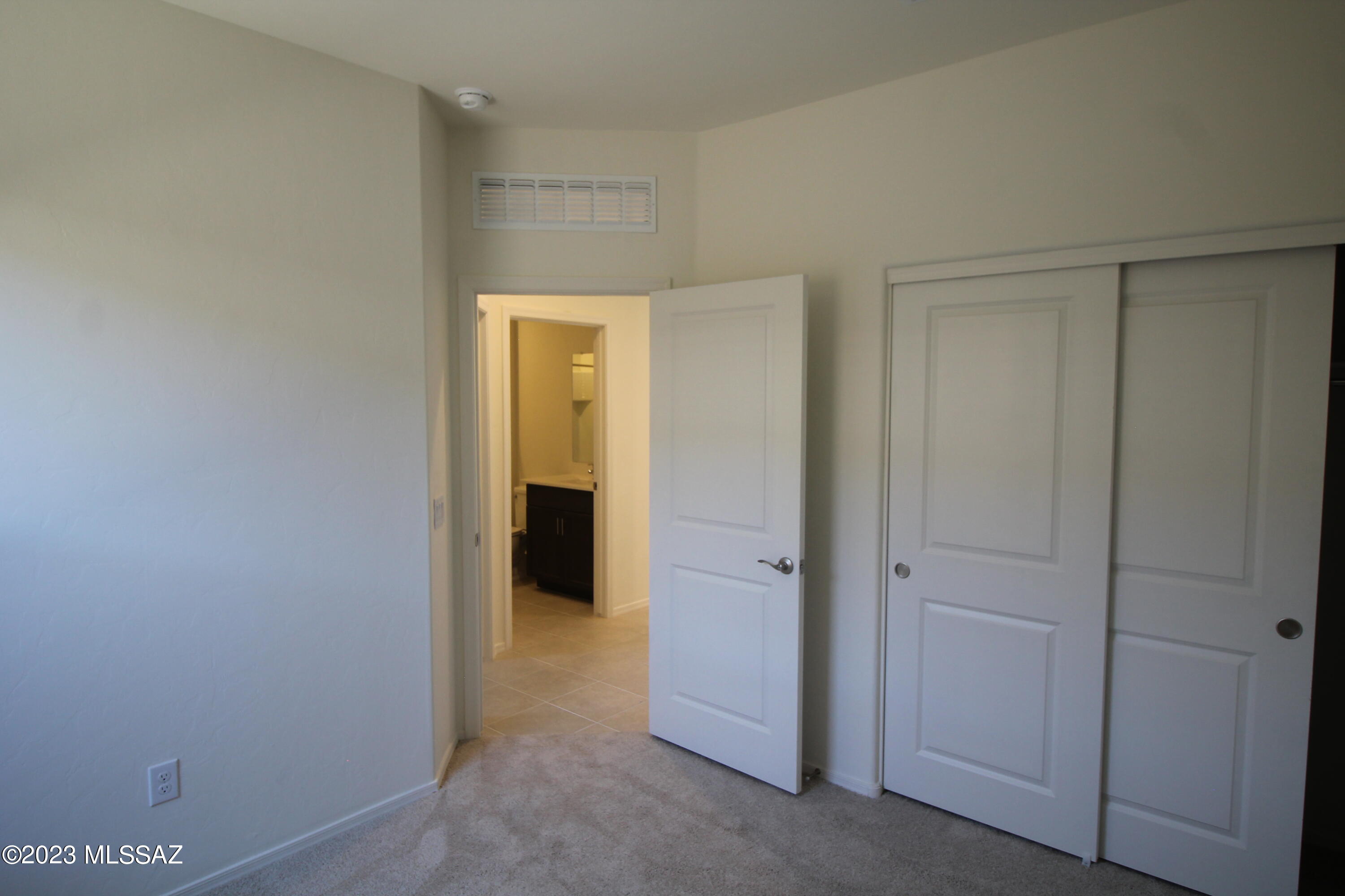 La Estancia De Tucson (1-330) - Residential Lease
