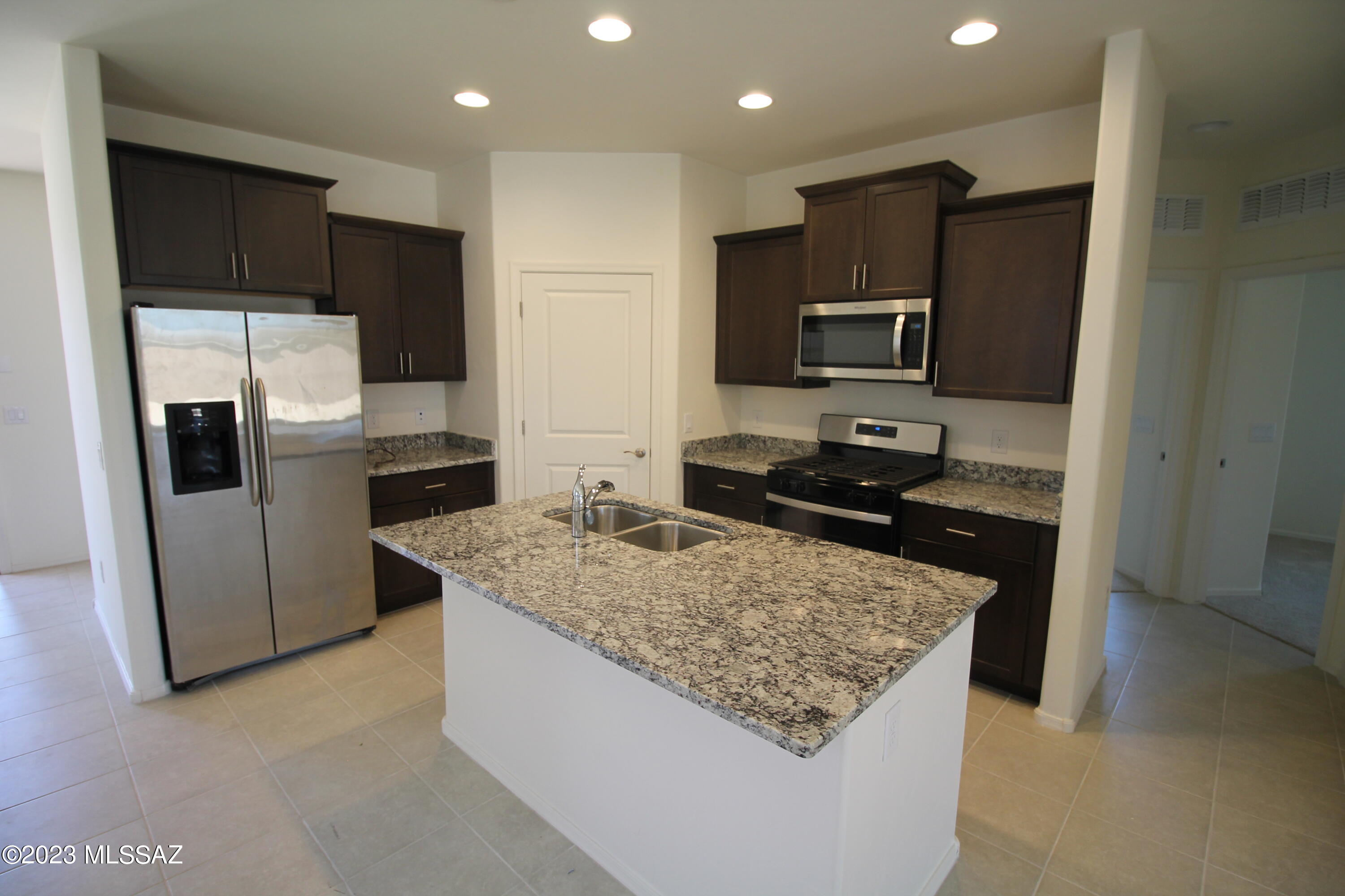 La Estancia De Tucson (1-330) - Residential Lease