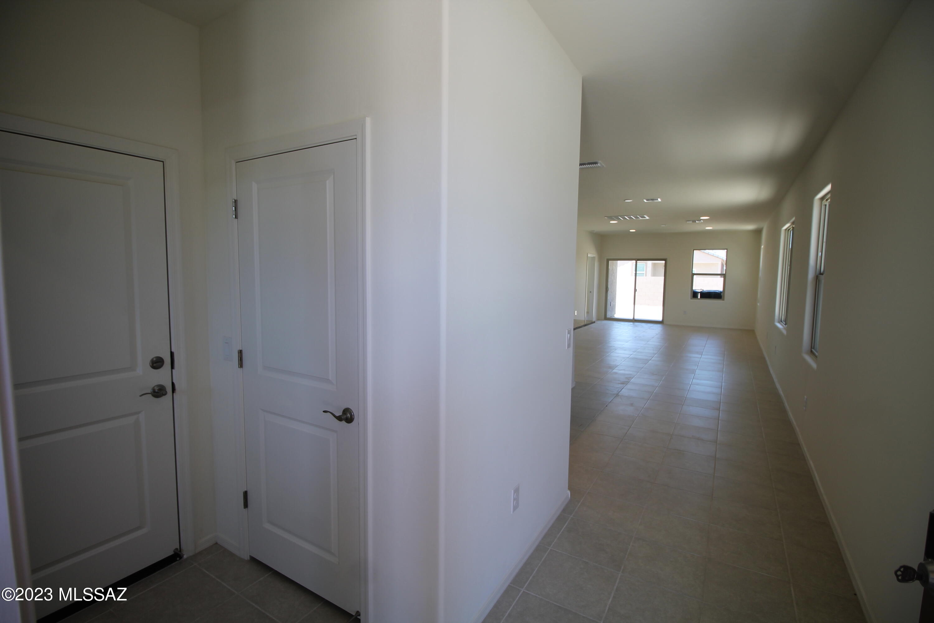 La Estancia De Tucson (1-330) - Residential Lease