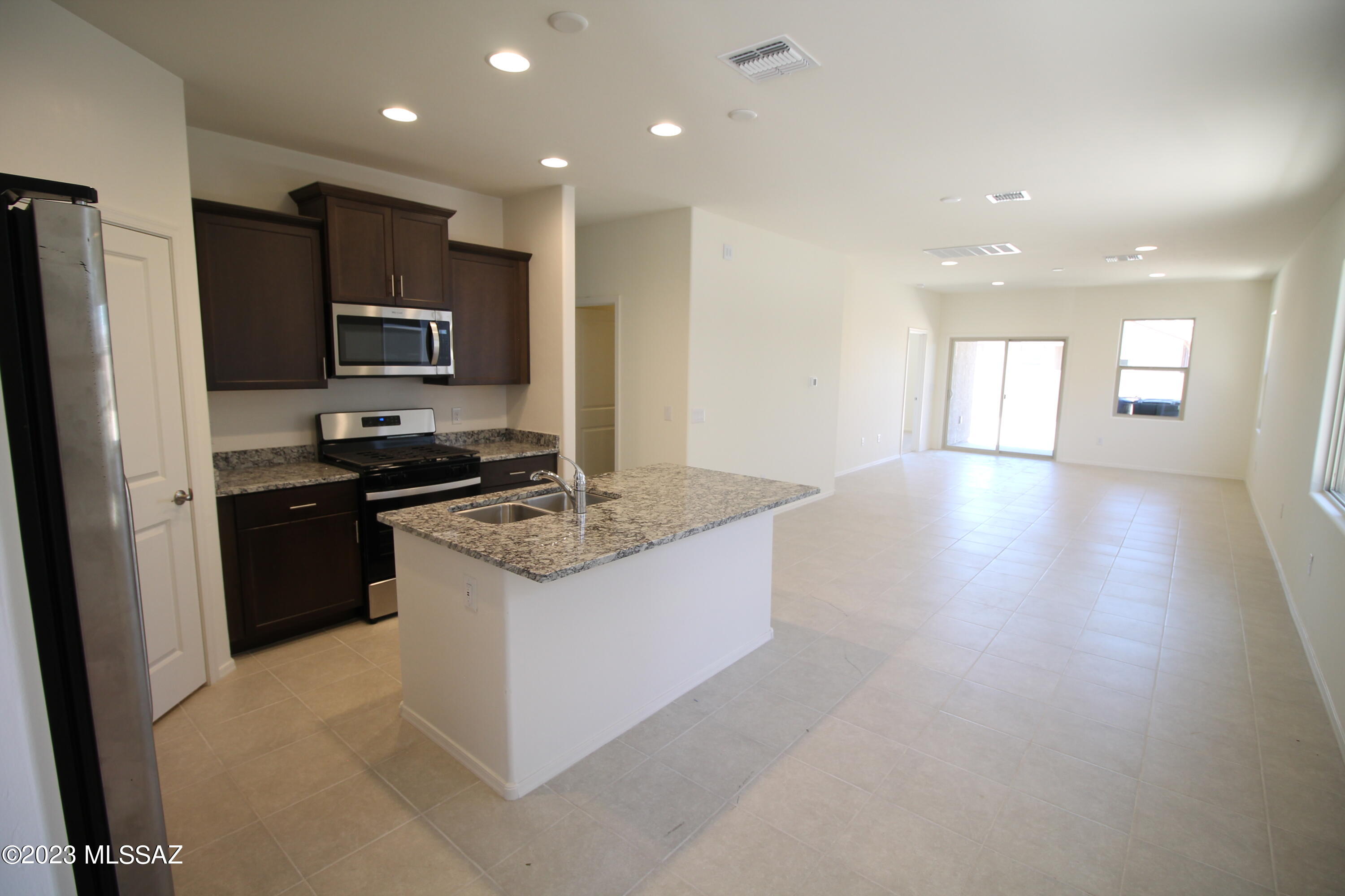 La Estancia De Tucson (1-330) - Residential Lease