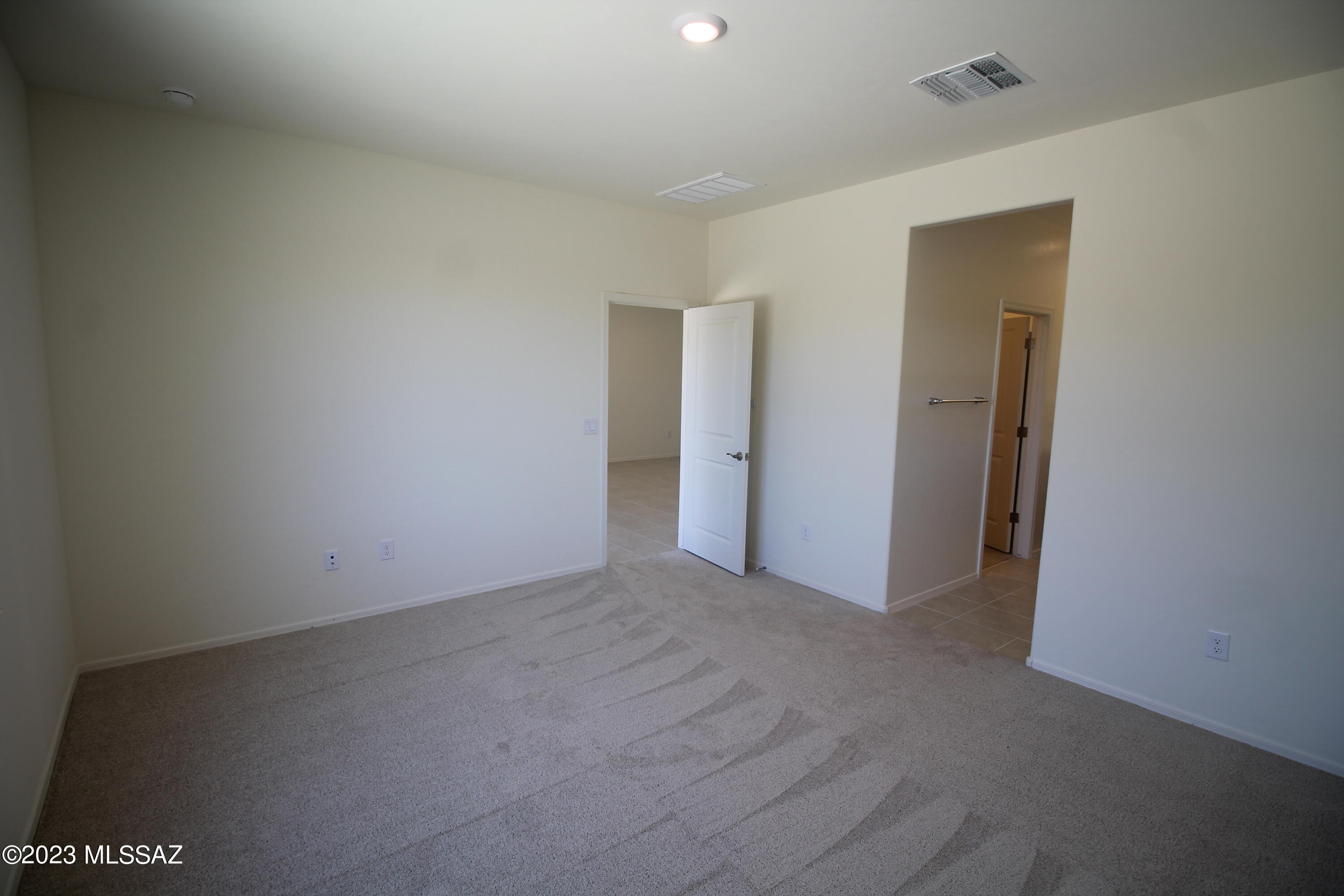 La Estancia De Tucson (1-330) - Residential Lease