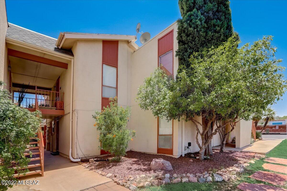 Las Colinas Condominiums - Residential