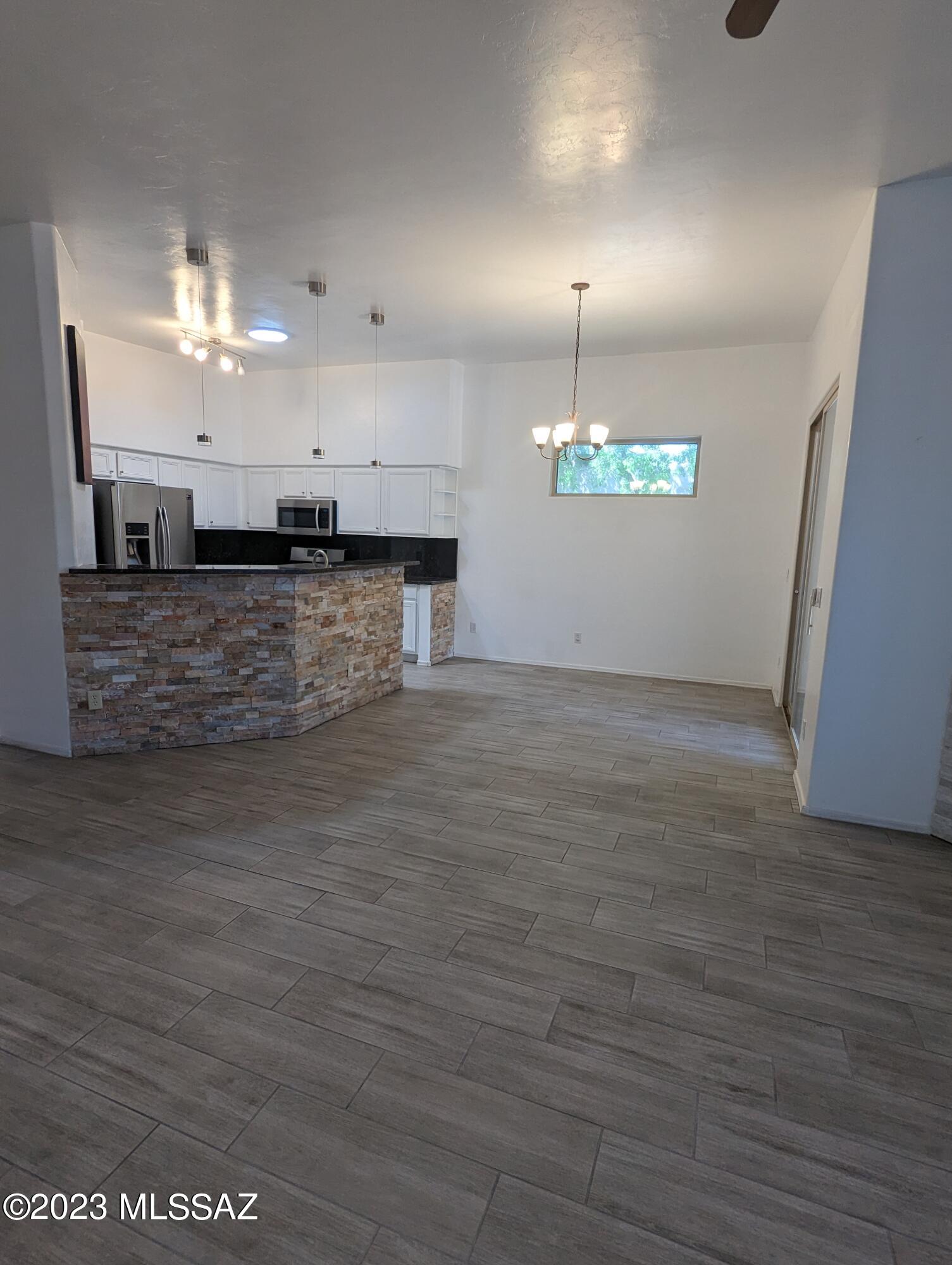 Rancho Esperero (1-343) - Residential Lease
