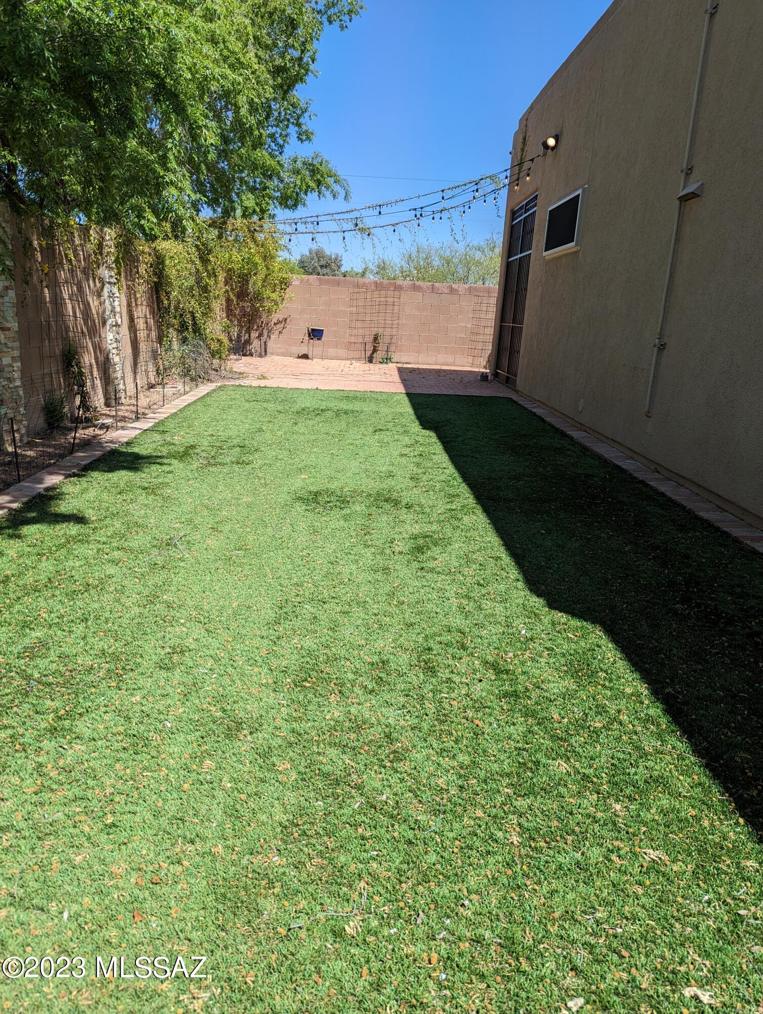 Rancho Esperero (1-343) - Residential Lease
