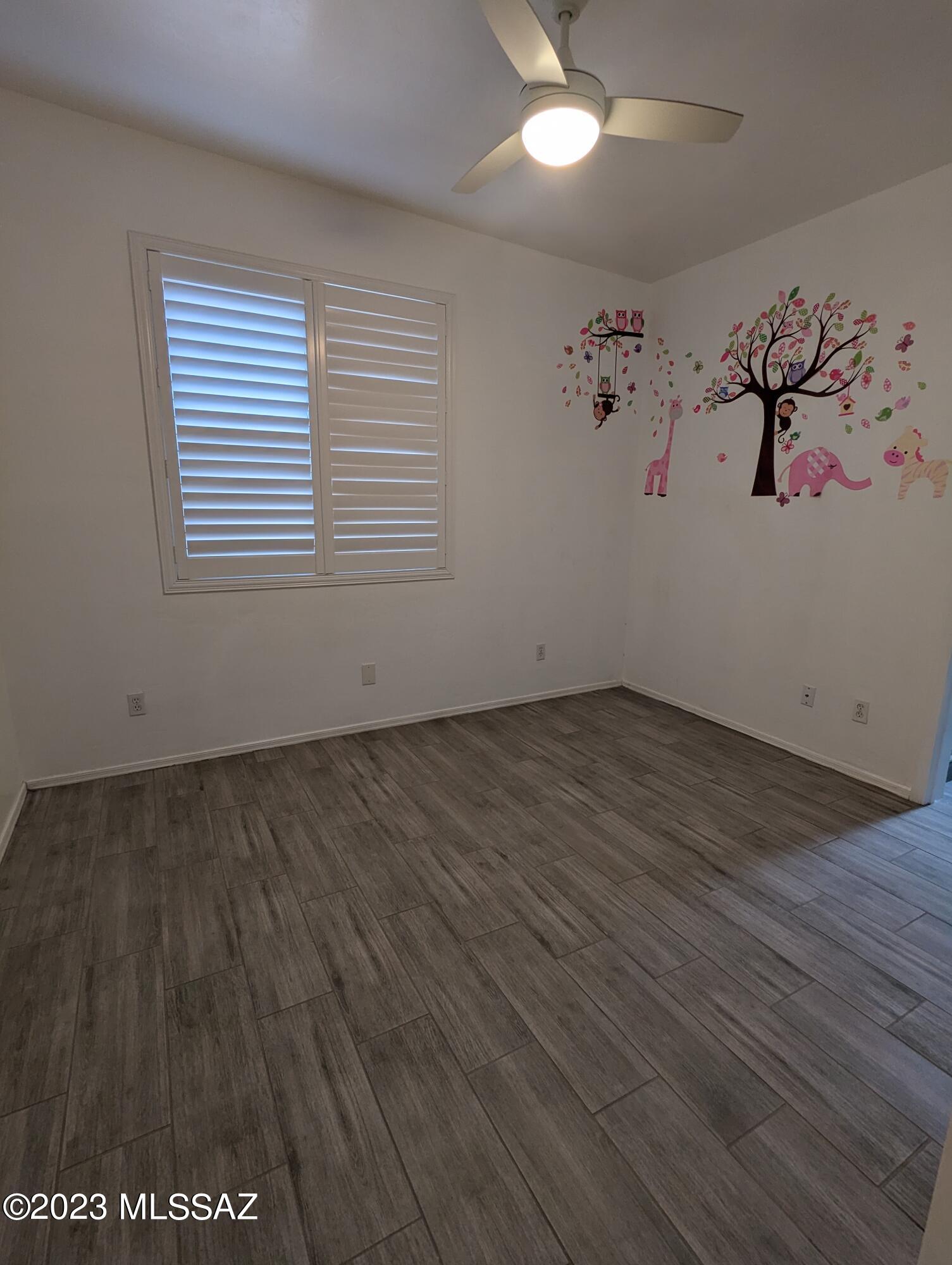 Rancho Esperero (1-343) - Residential Lease