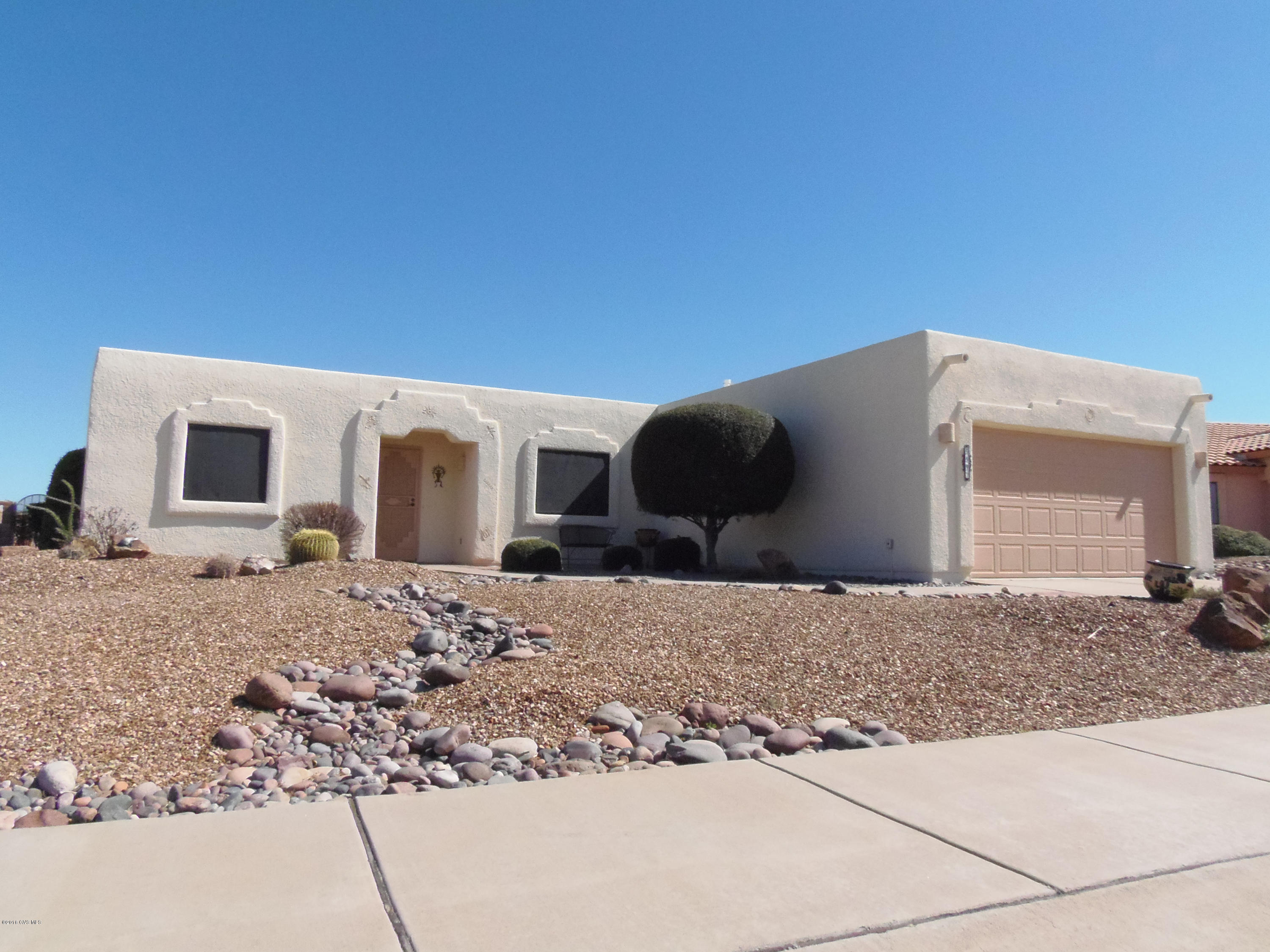 Popular Portillo Ridge. Three bedrooms,two full baths. Great room w/kiva fireplace. Formal dining room, eat-in kitchen. Large covered patio w/180 degree mountain views. Very well maintained. Warranties/service contracts on many of the components. Large corner lot. Great location, minutes from shopping and walking distance to GVR pool.
