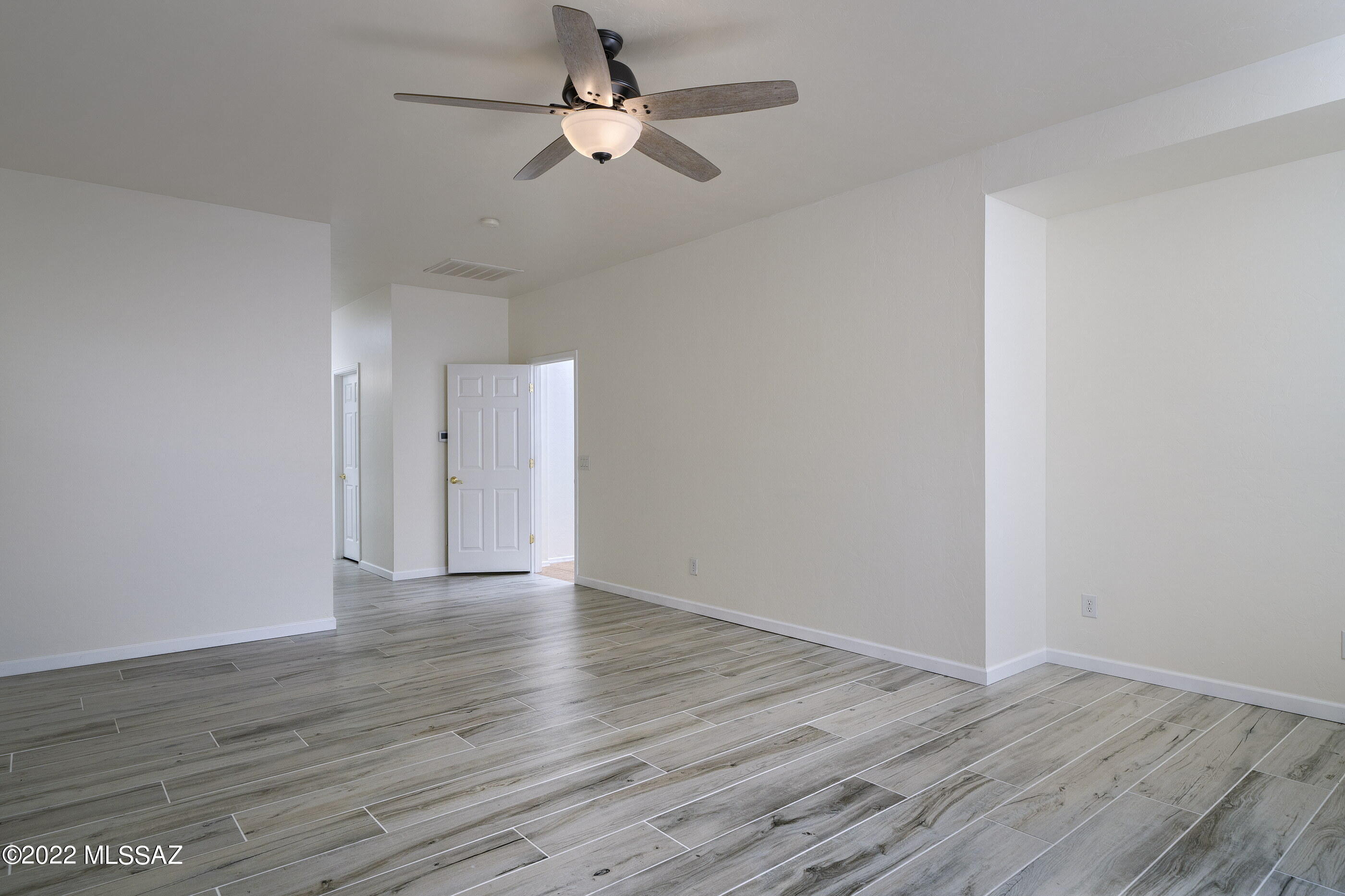 Black Horse (1-411) - Residential