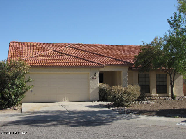 Built 1987, 4 Br/2 Ba Home, close to I-10, light and bright, neutral colors, Formal Living and Dining, Family Rm w/FP, Appliances included: oven/stove (electric), dishwasher, washer/dryer hook-ups (electric) Covered patio, very large fenced backyard with separate fenced area for pets. Pets are subject to approval. *** RENTAL RATE REFLECTS A $65 CONCESSION IN EXCHANGE FOR TENANT'S AGREEMENT TO CHANGE HVAC FILTERS MONTHLY. RENTAL RATES ARE $65/MO HIGHER THAN STATED W/O CONCESSION. *** SECURITY DEPOSIT $1,520.00.