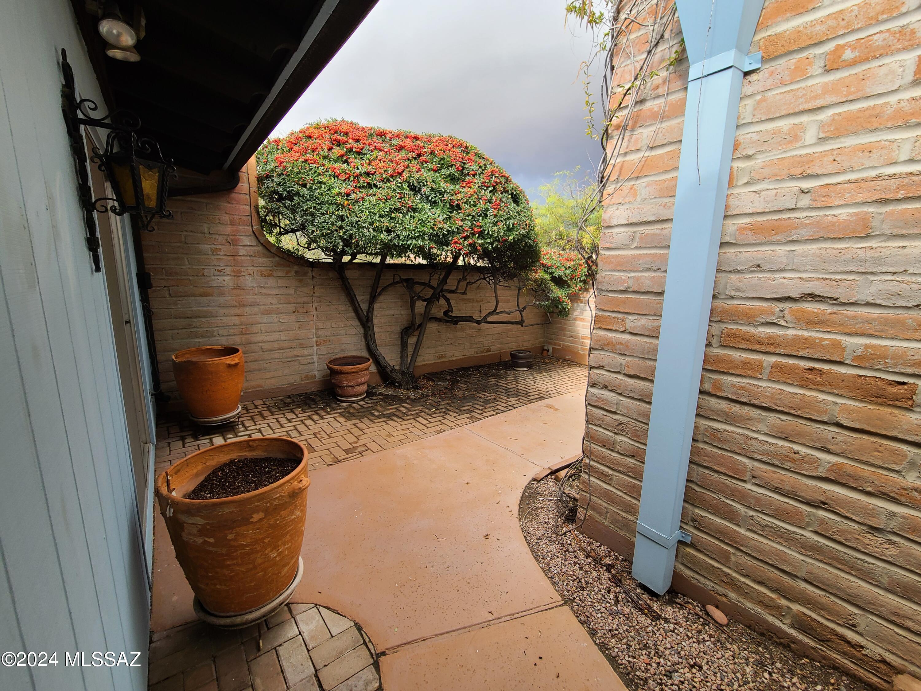 Villas De La Canada (1-74) - Residential