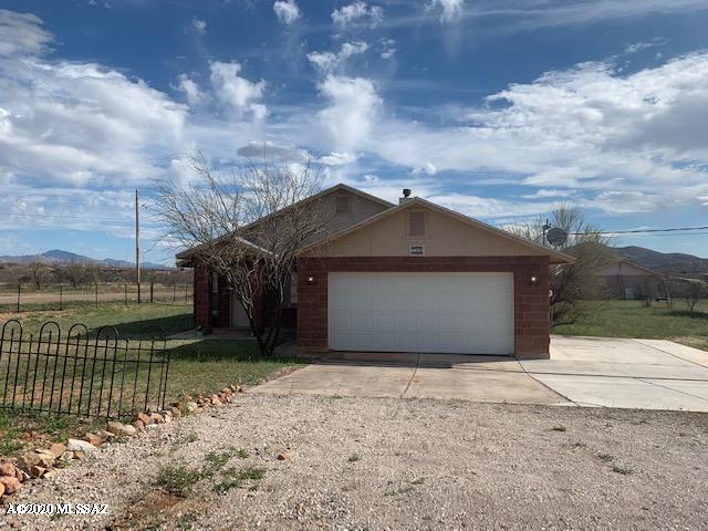 Well maintained solid home in Rio Rico. Home features 3 bedroom 2 bathroom with a split floor plan. Ceramic tile throughout the home with fresh paint and easy care maintenance. You'll enjoy having a fenced yard and extended patio off the back to sit and enjoy the open sky.
Call and see this home today!