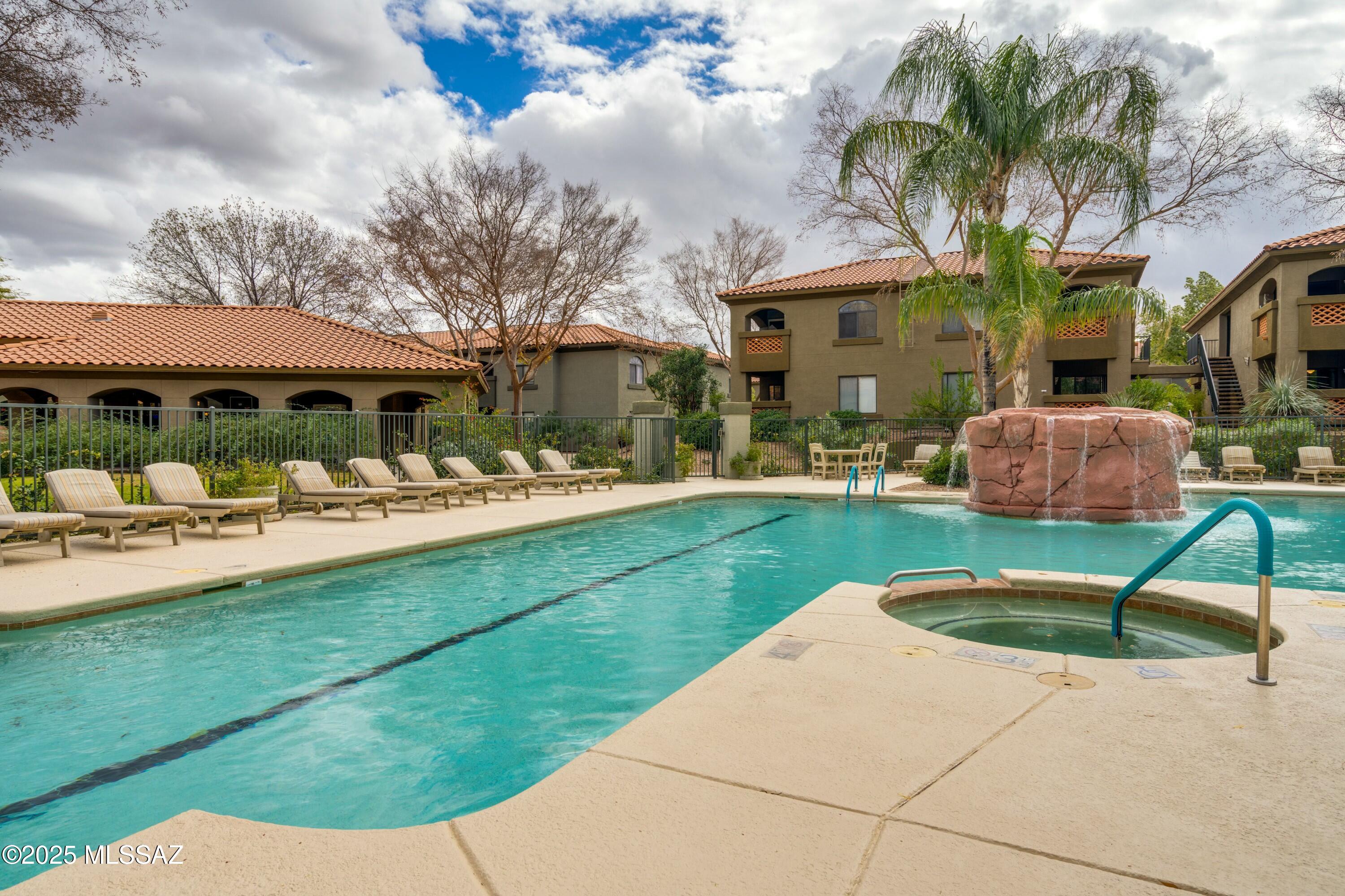 Veranda at Ventana Condominiums - Residential