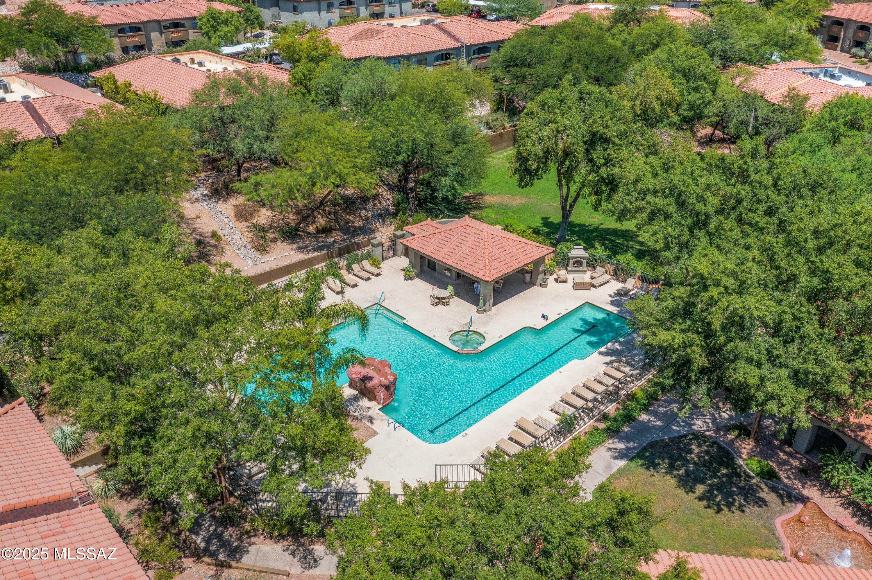 Veranda at Ventana Condominiums - Residential