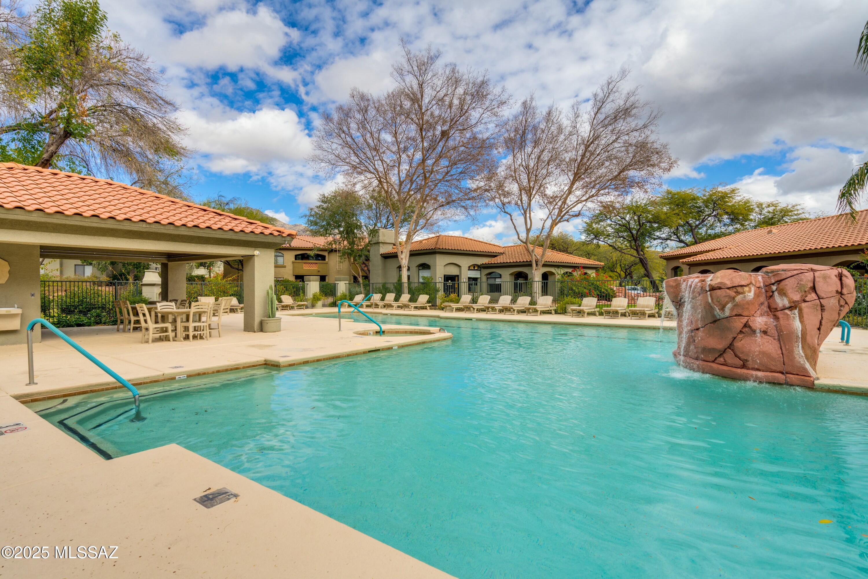 Veranda at Ventana Condominiums - Residential