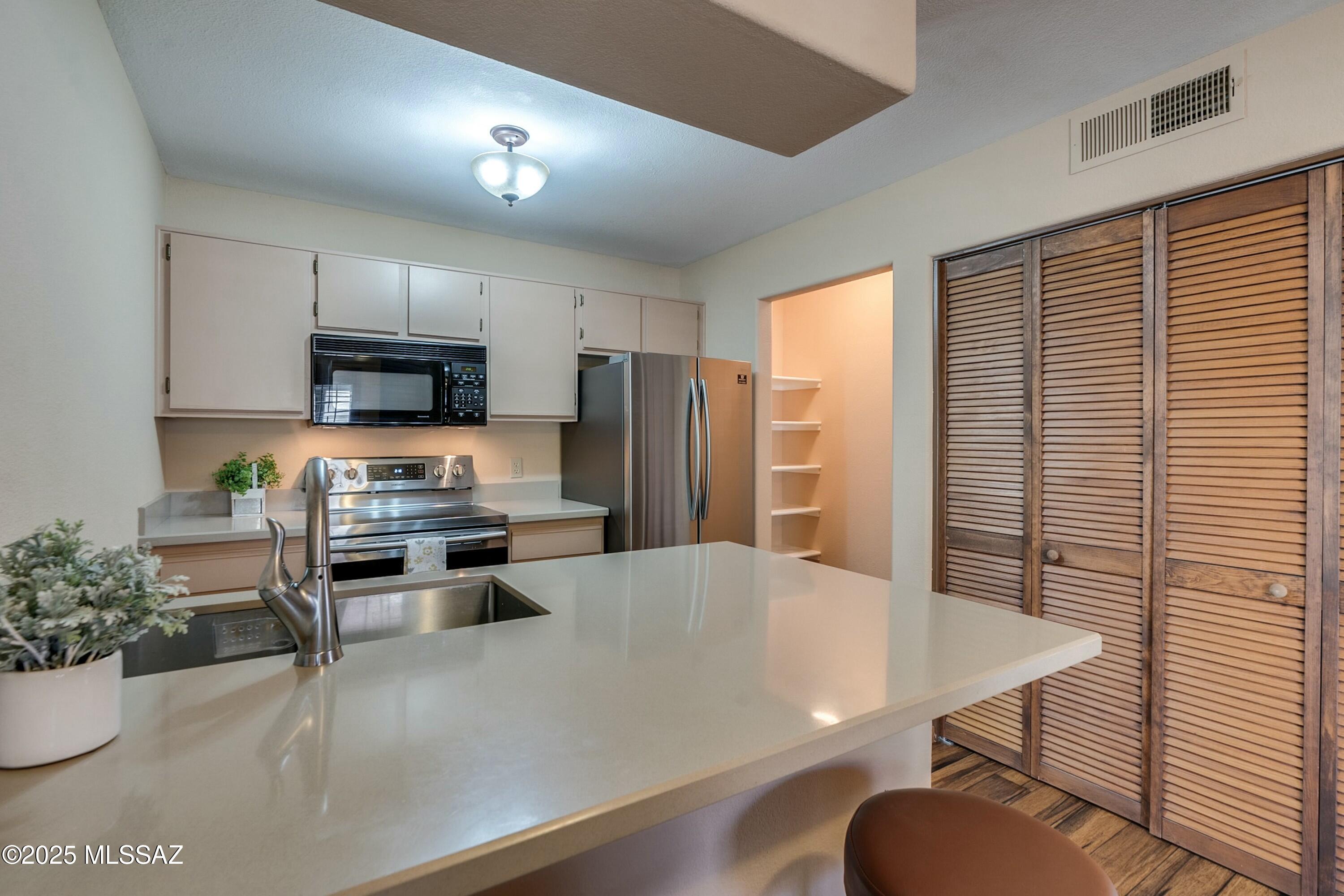 Veranda at Ventana Condominiums - Residential