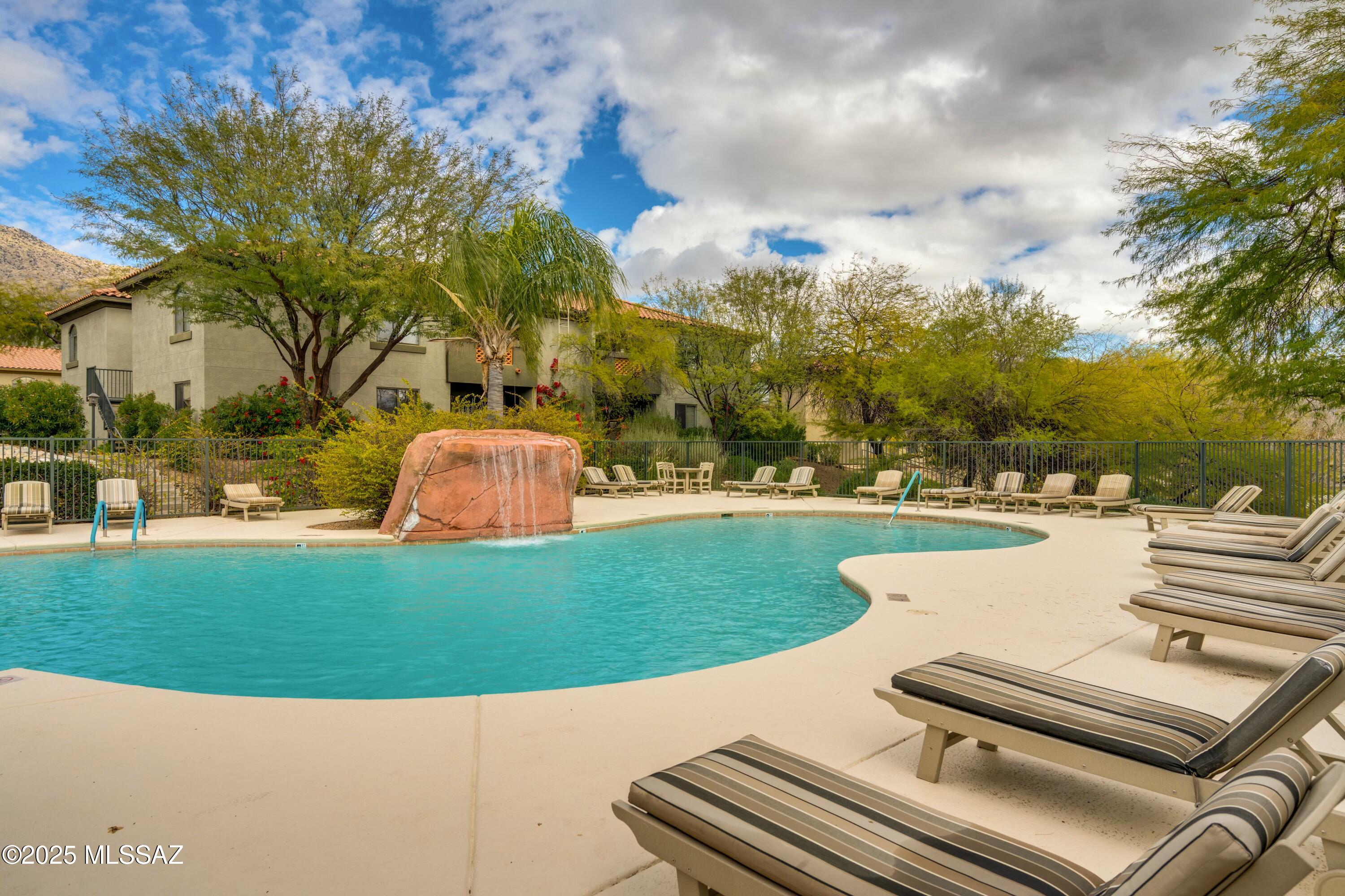 Veranda at Ventana Condominiums - Residential